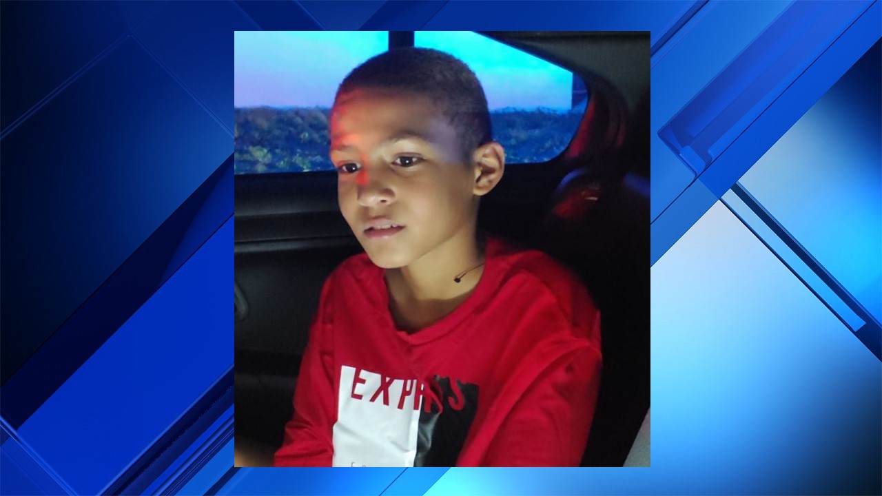 Boynton Beach Police need your help finding the parents of a boy found  wandering naked