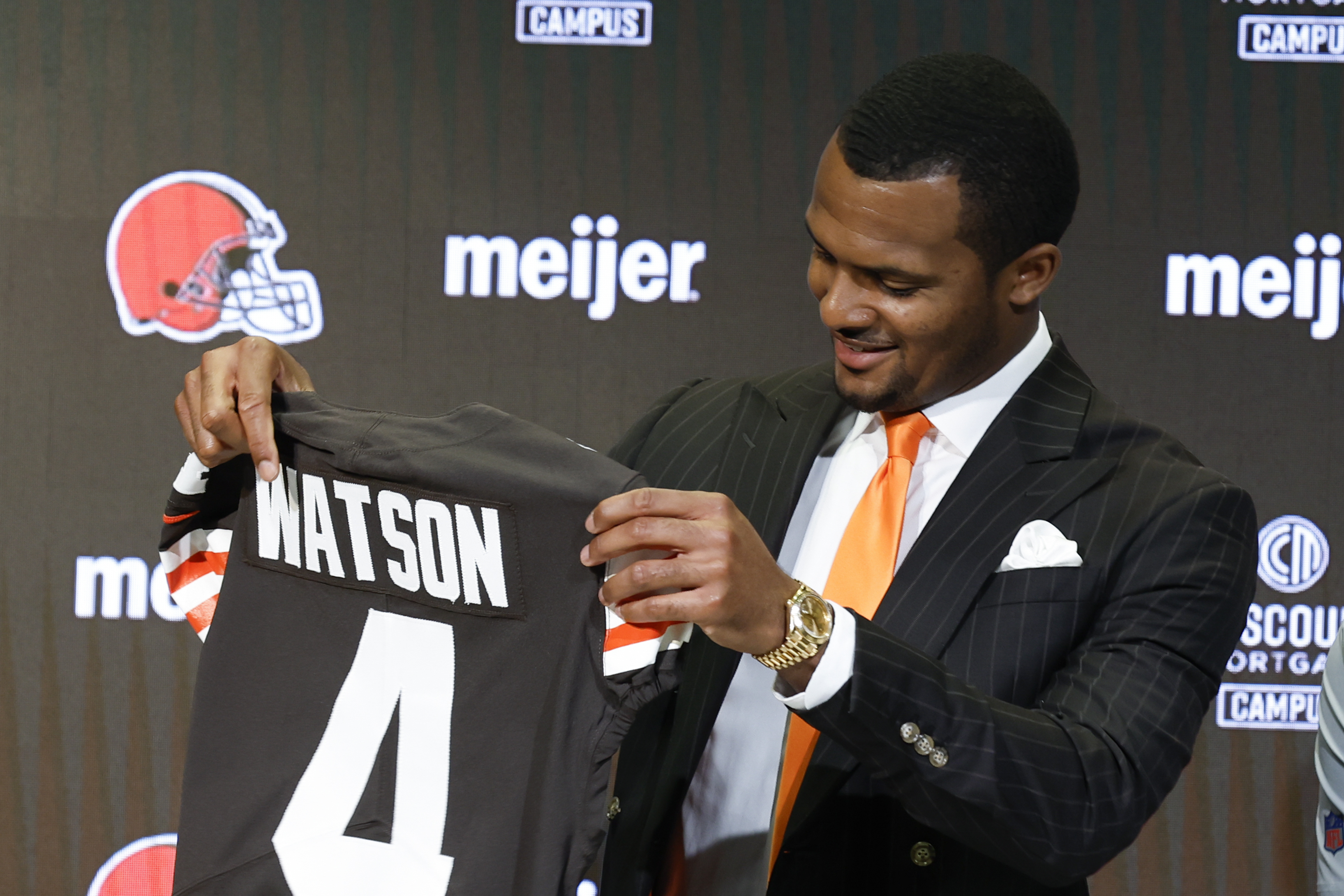 Deshaun Watson changes mind, joining Browns