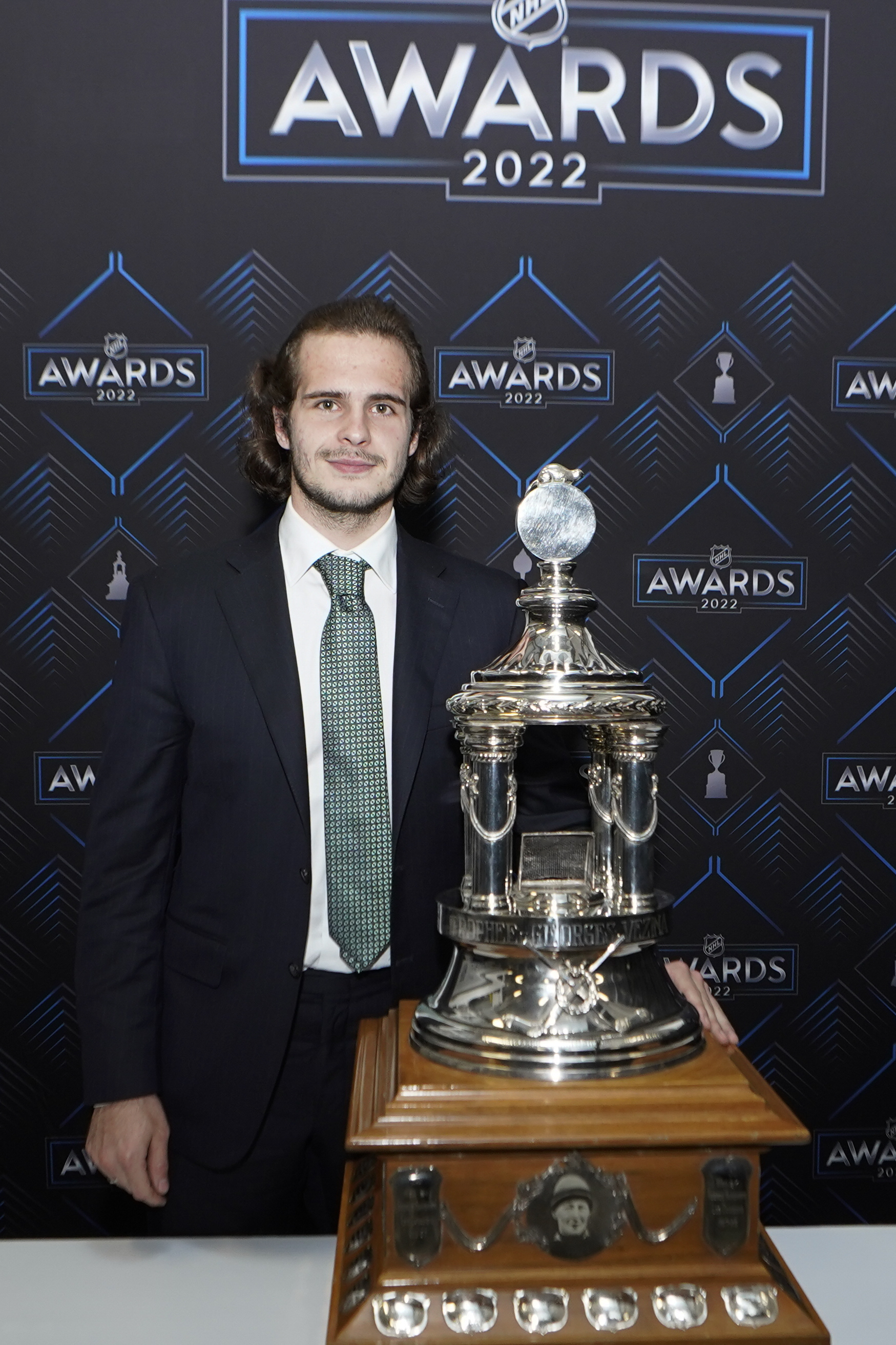 Auston Matthews Wins Hart Trophy, Ted Lindsay Award To Headline 2022 NHL  Awards