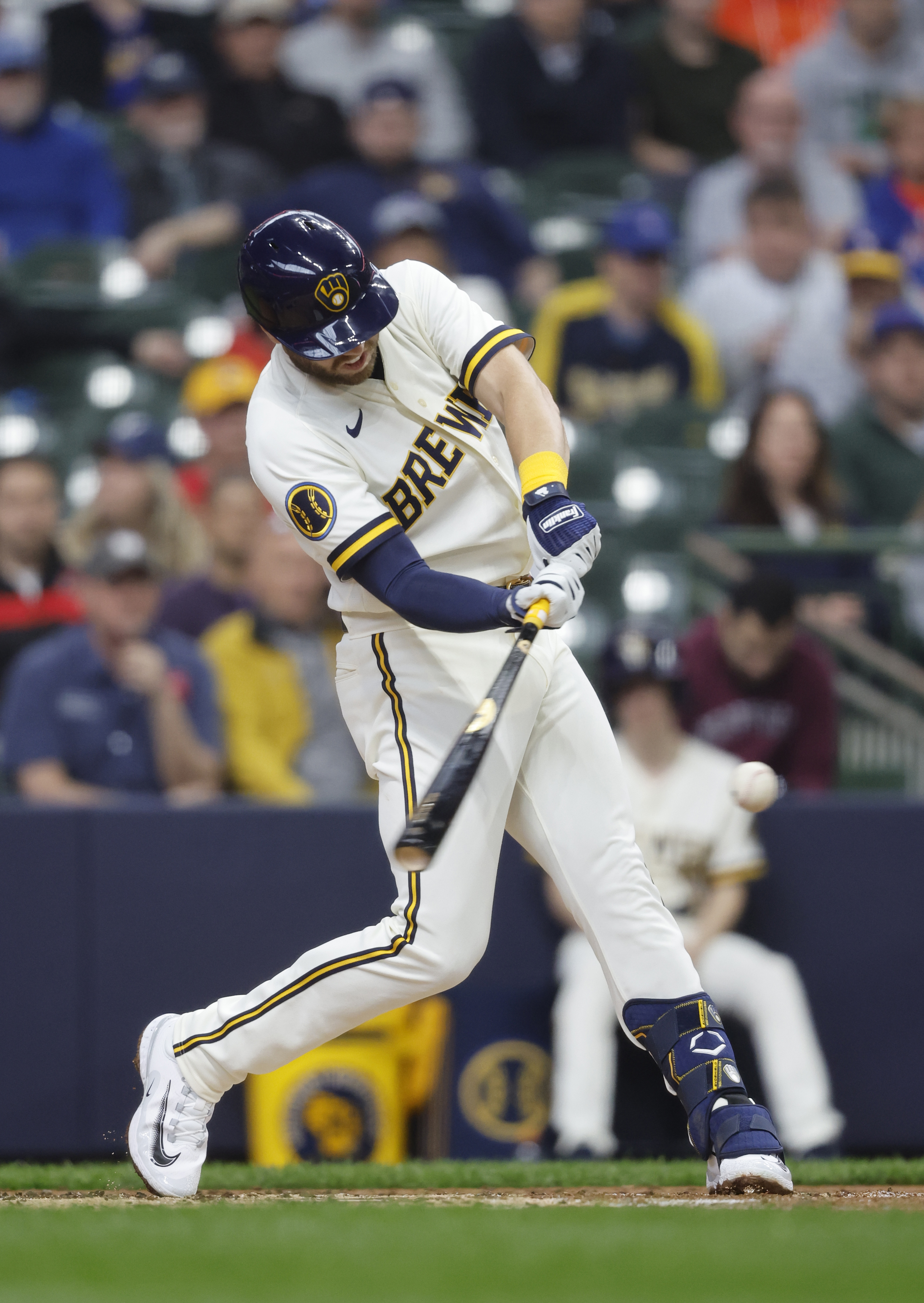 Mets' Pete Alonso homers off Corbin Burnes to tie the game