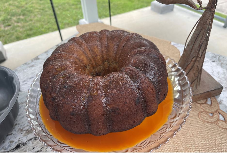 Stoneware Bundt Baking Dish - Baking Bites