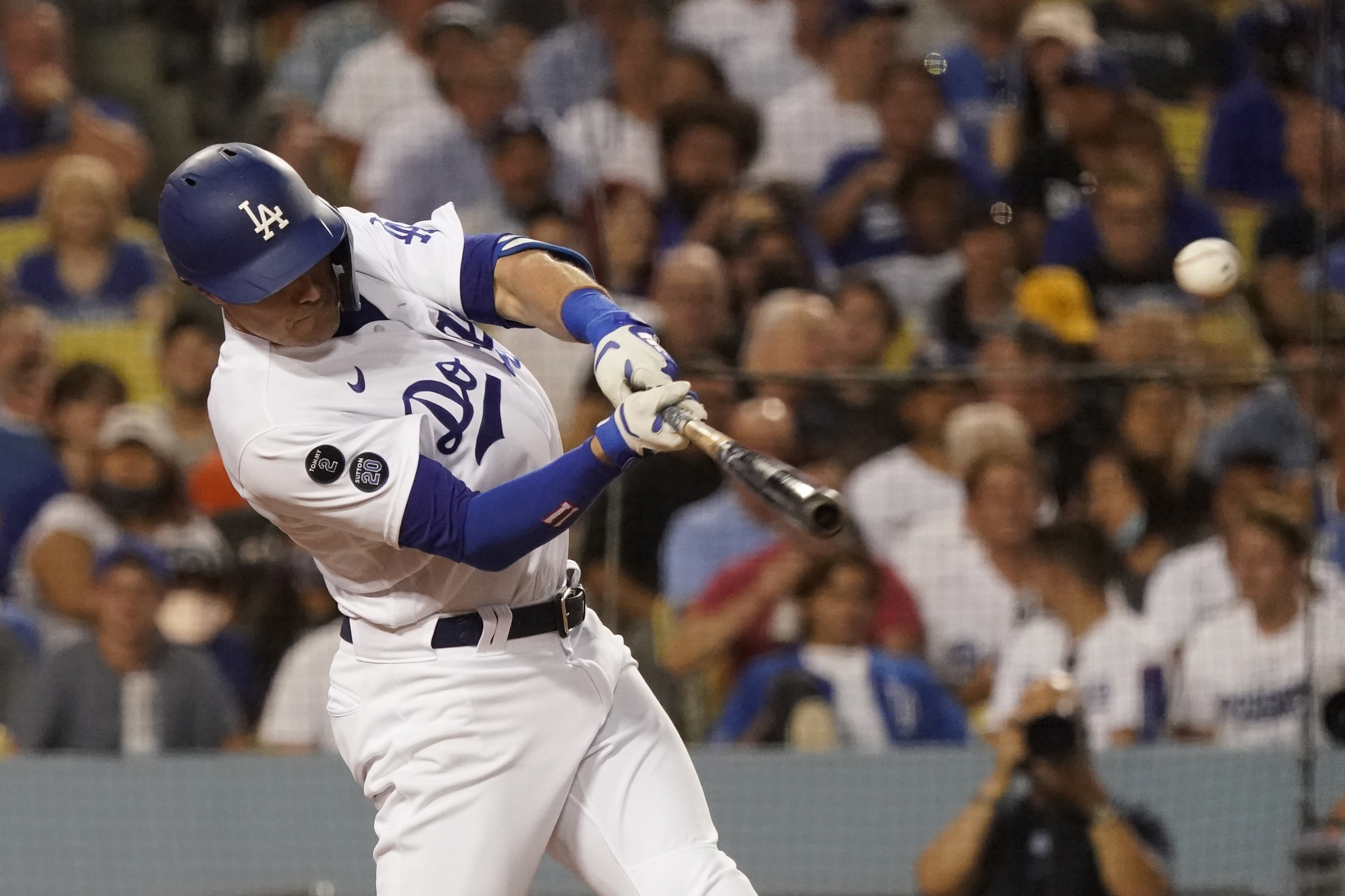 Flores' homer off Jansen in 9th rallies Giants past Dodgers – KXAN