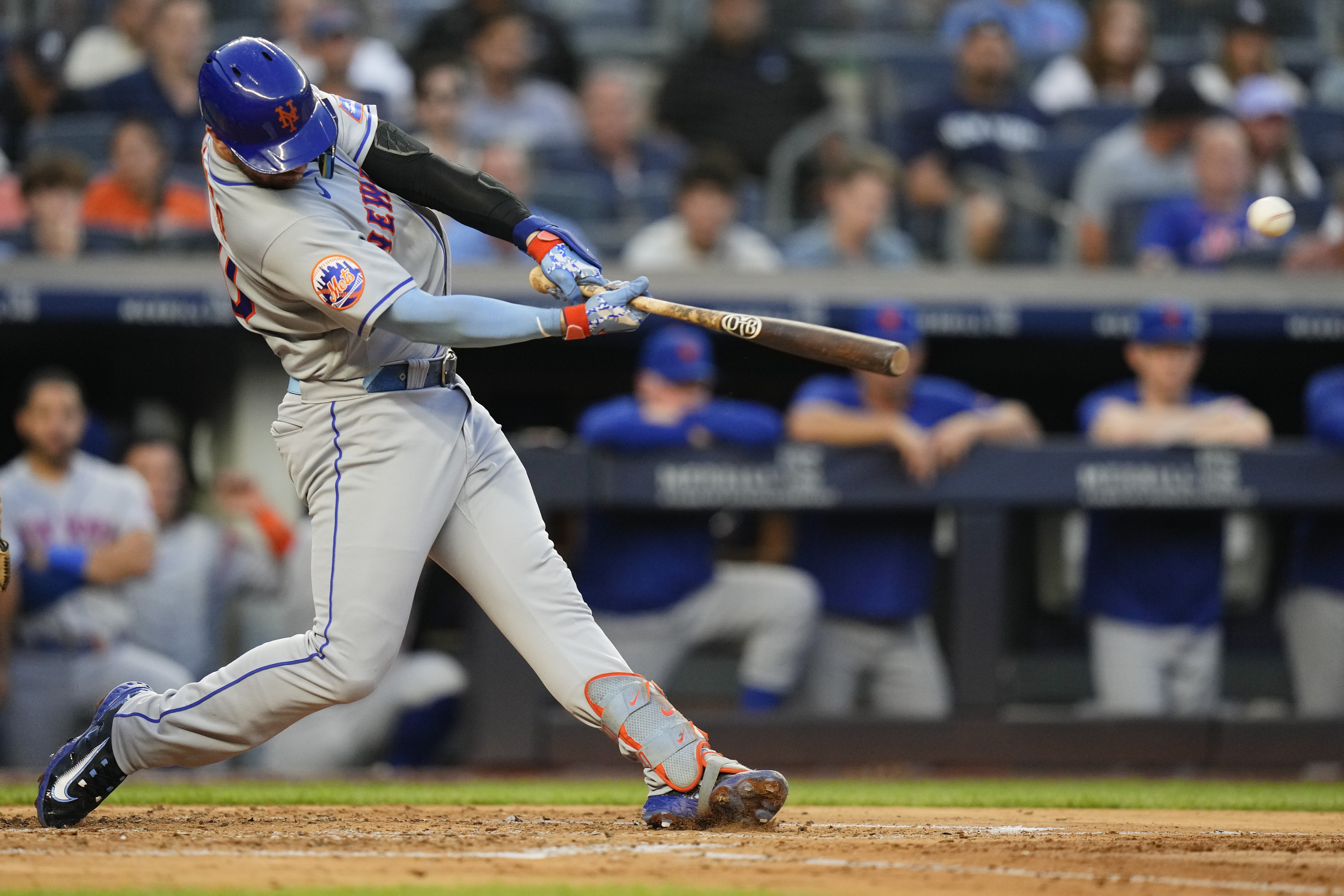 Alonso has a big night as Mets beat the Yankees 9-3 in the Subway Series