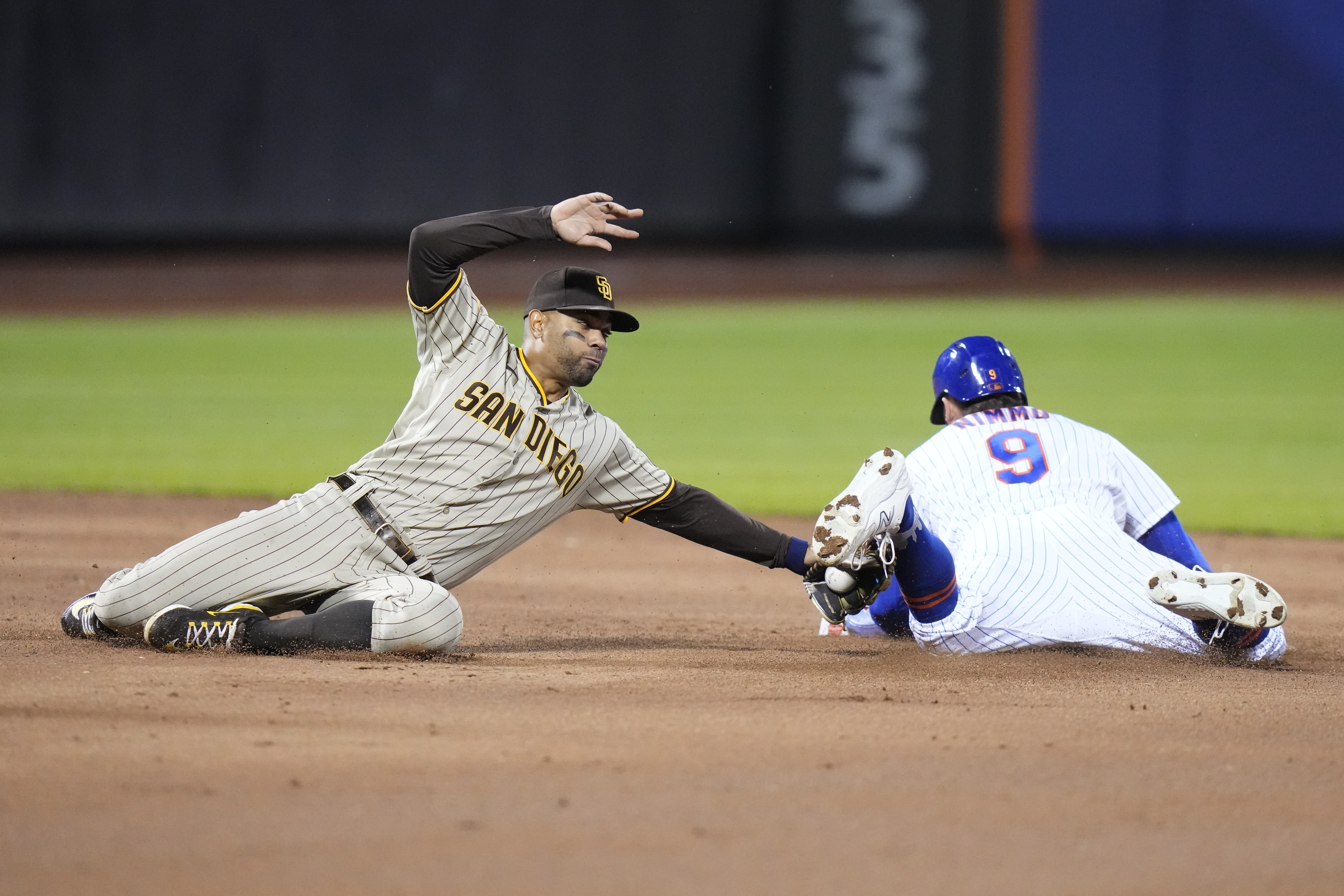 Scherzer rebounds, Mets blank Padres 5-0 in playoff rematch