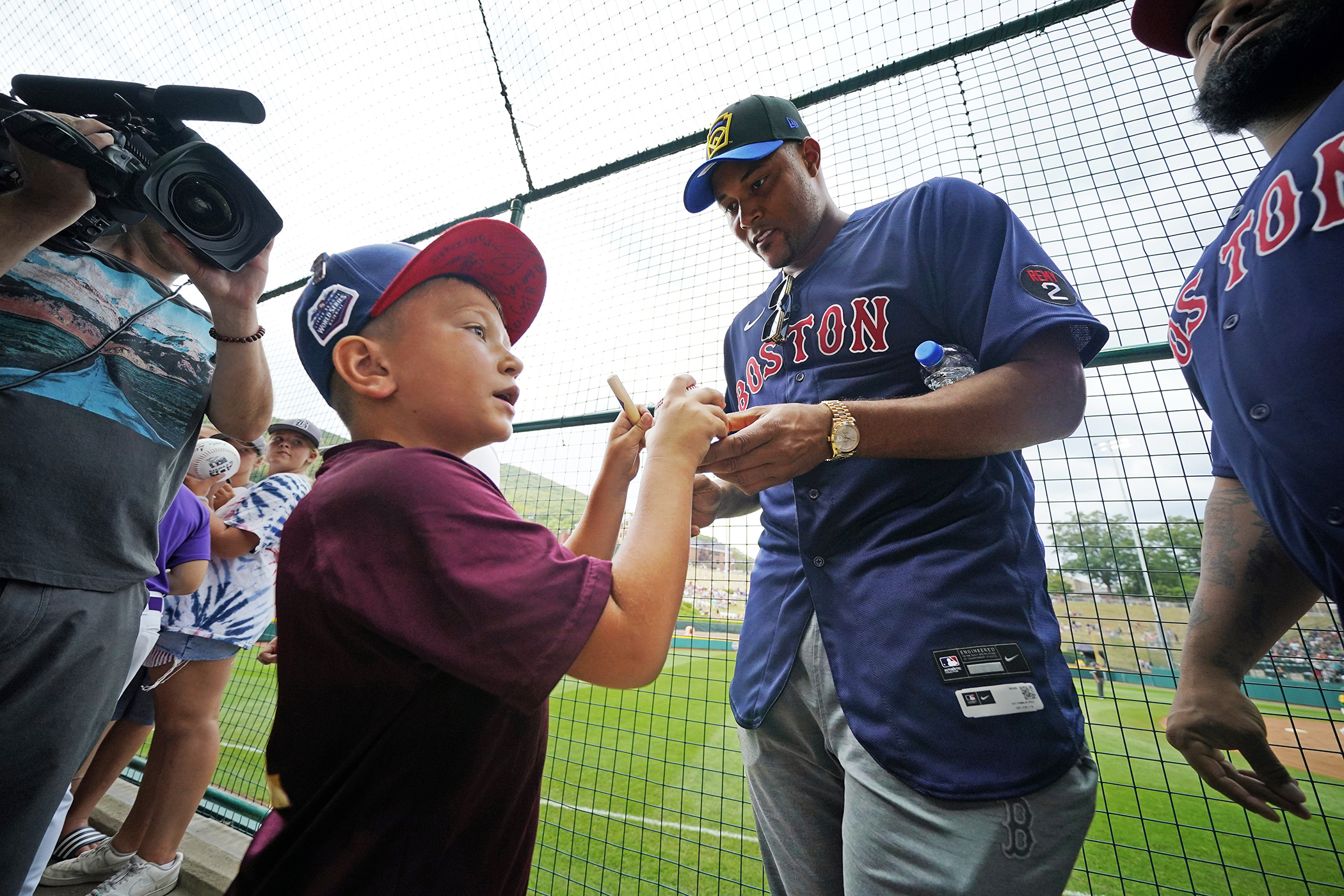 Kids Again: Red Sox, Orioles cardboard race Little Leaguers