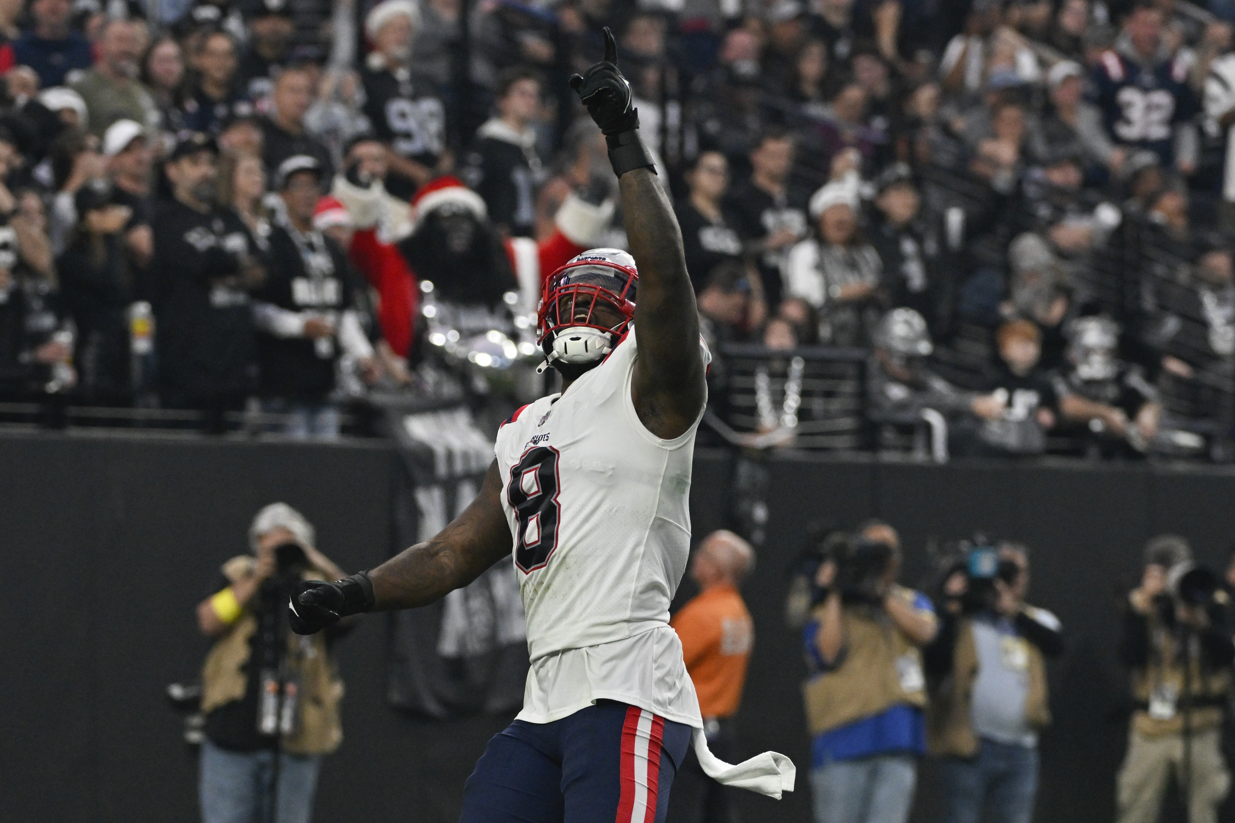 Raiders' Jones snags Patriots' lateral for walk-off win - The San Diego  Union-Tribune