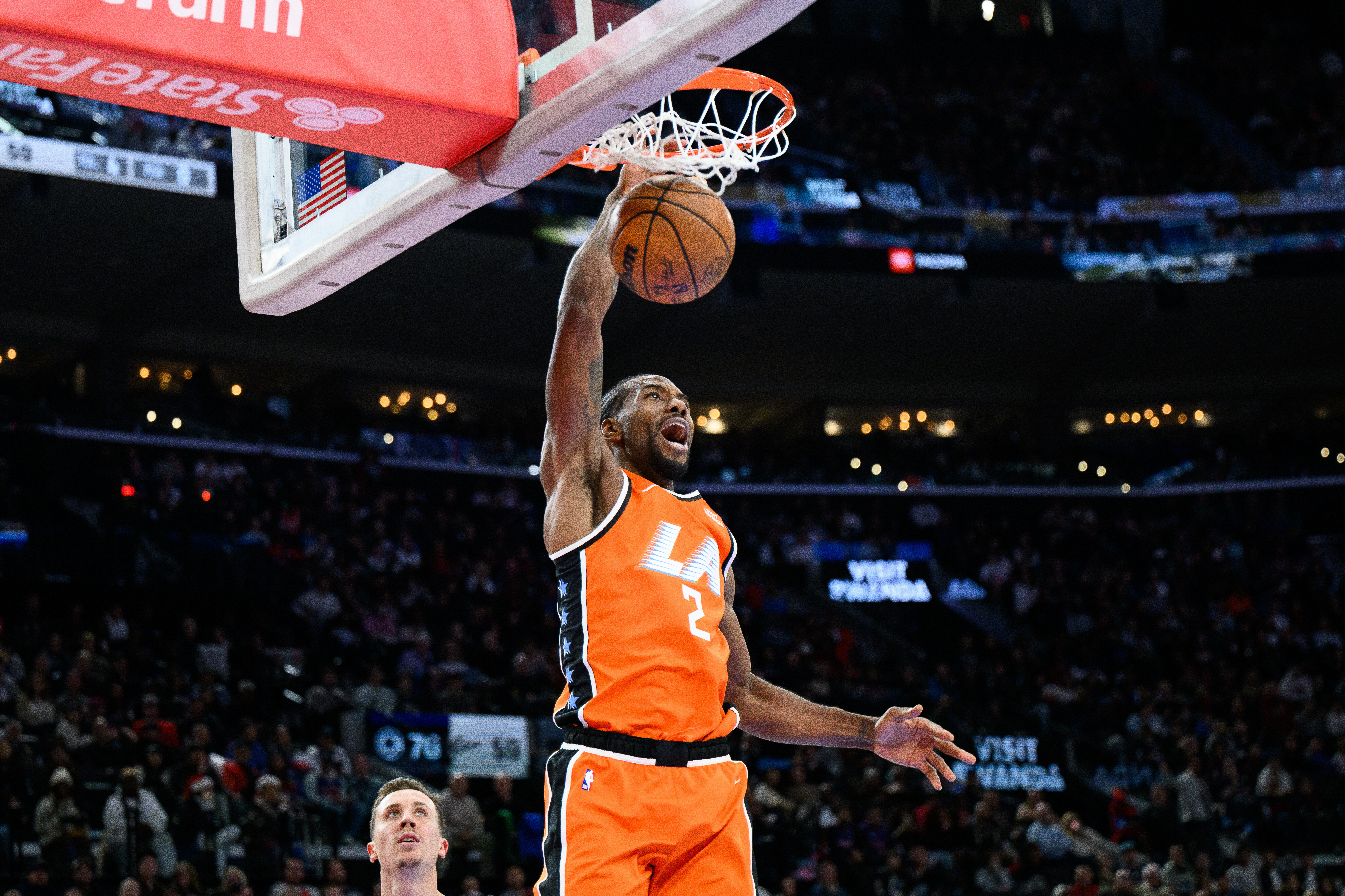 Kawhi Leonard scores career-best 55 points, ties Clippers