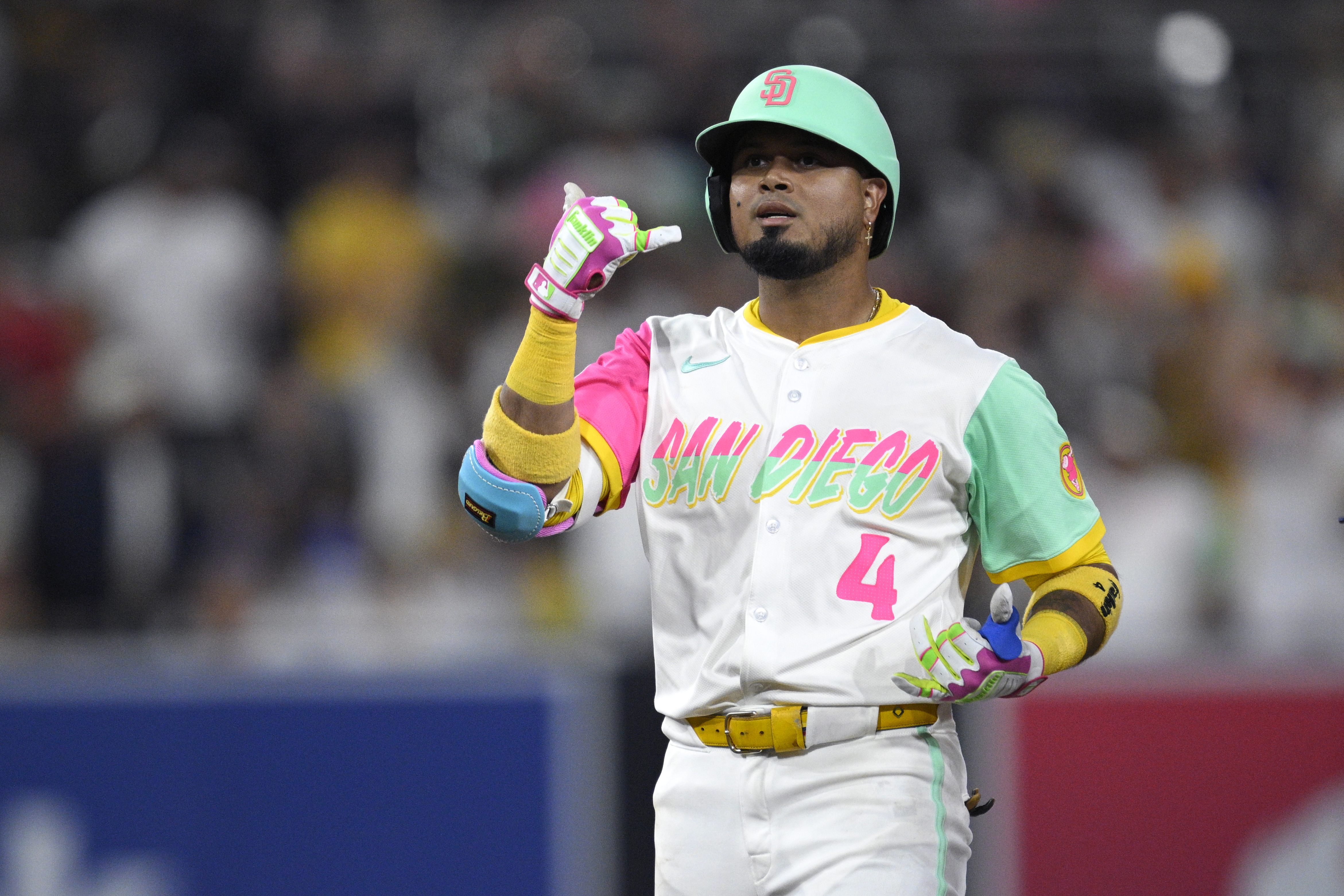 Yu Darvish, bullpen dazzle in 3-hitter, and Padres beat Dodgers 2