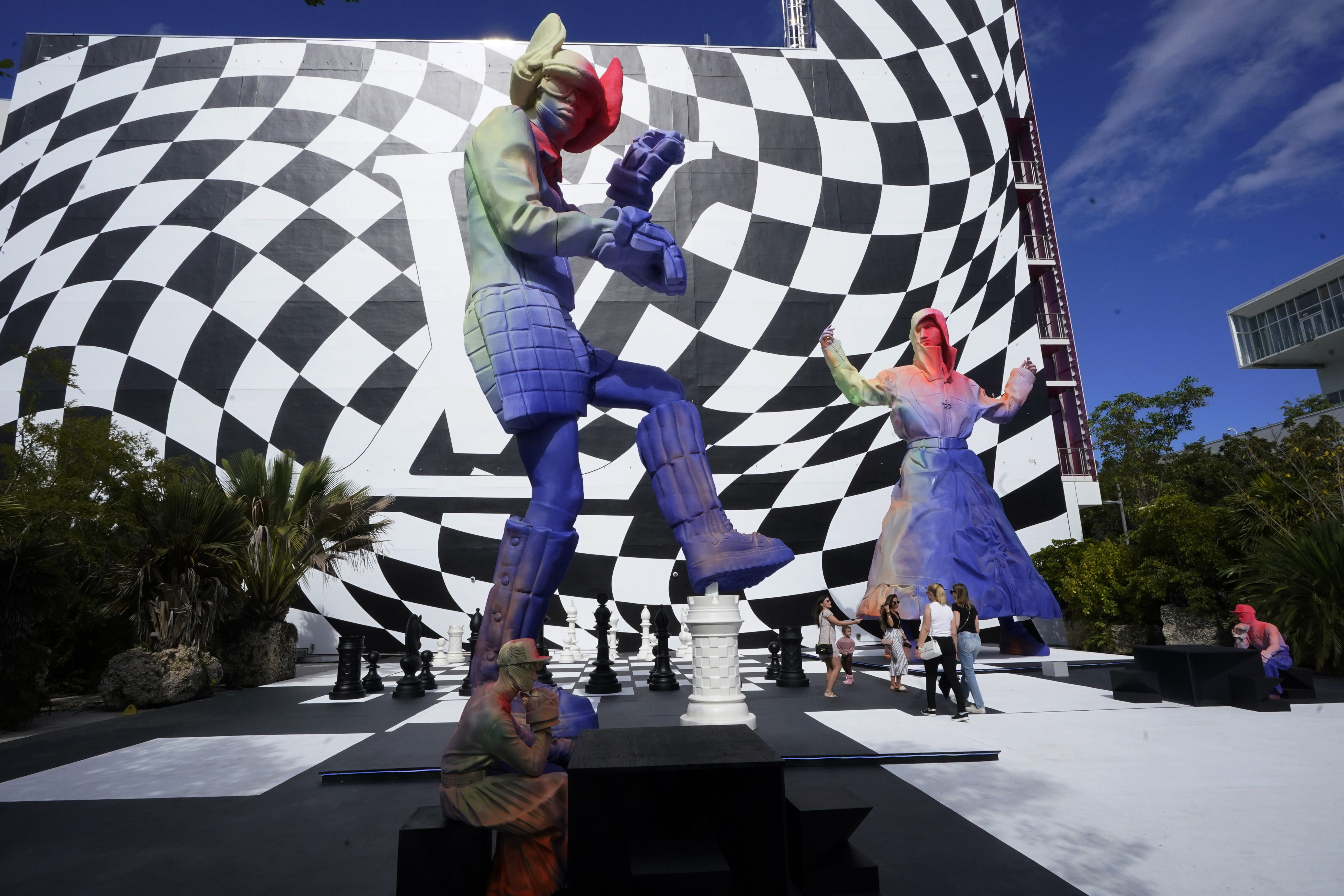 Virgil Abloh's Louis Vuitton Sculpture Garden and Miami Shop, Photos –  Footwear News