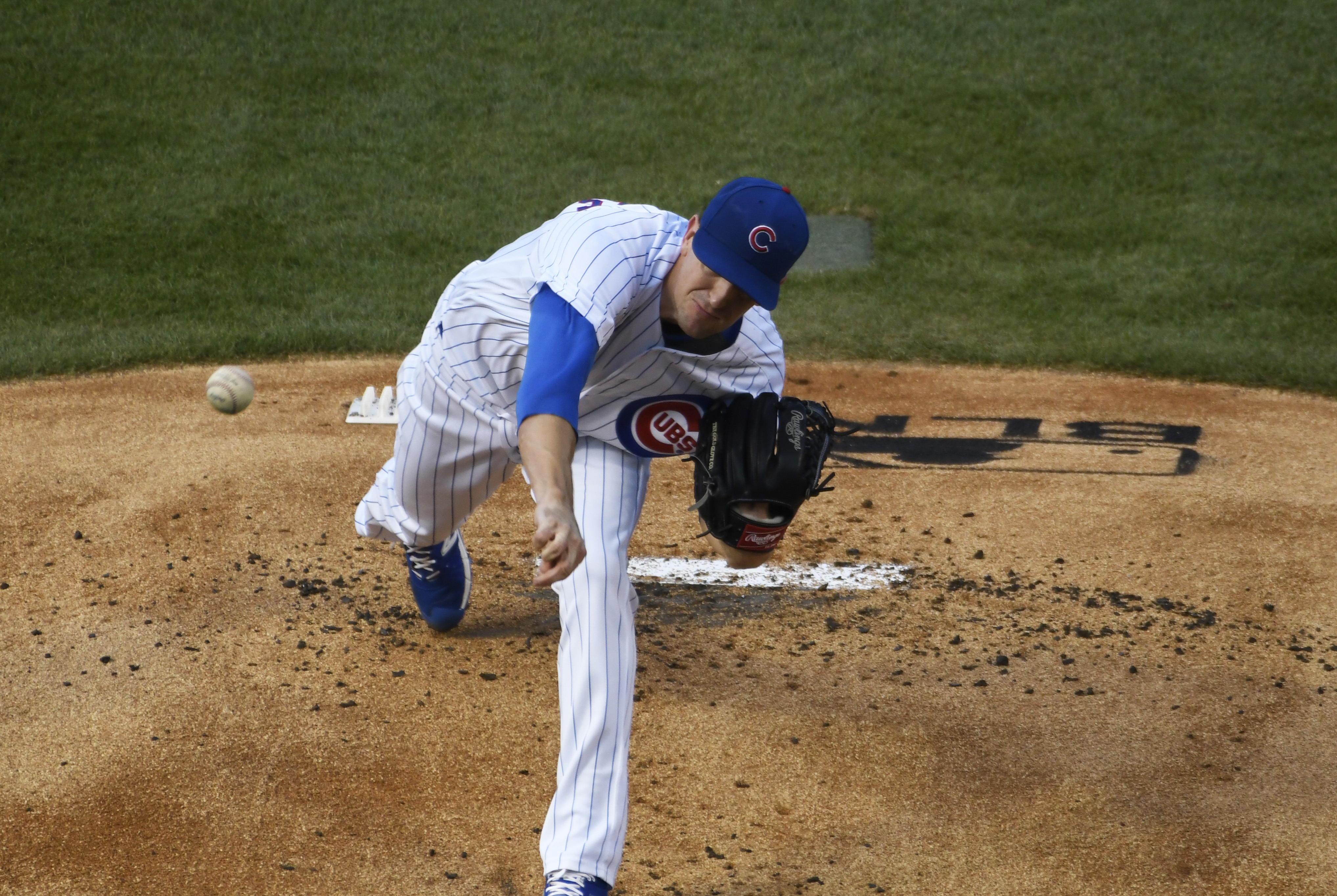 WATCH: Cubs lefty Jon Lester tosses his glove to first base for the out
