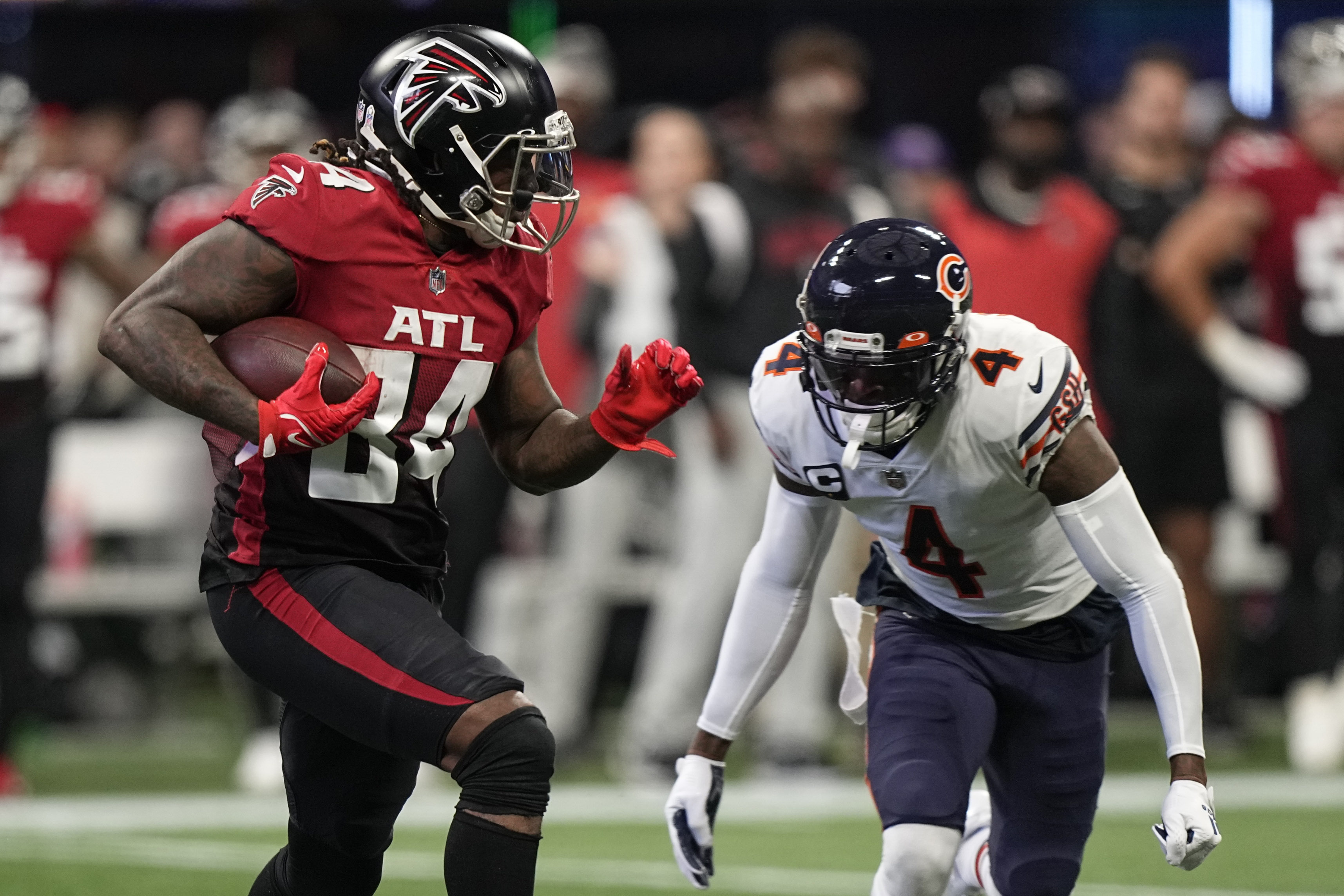 Atlanta Falcons running back Cordarrelle Patterson (84) runs