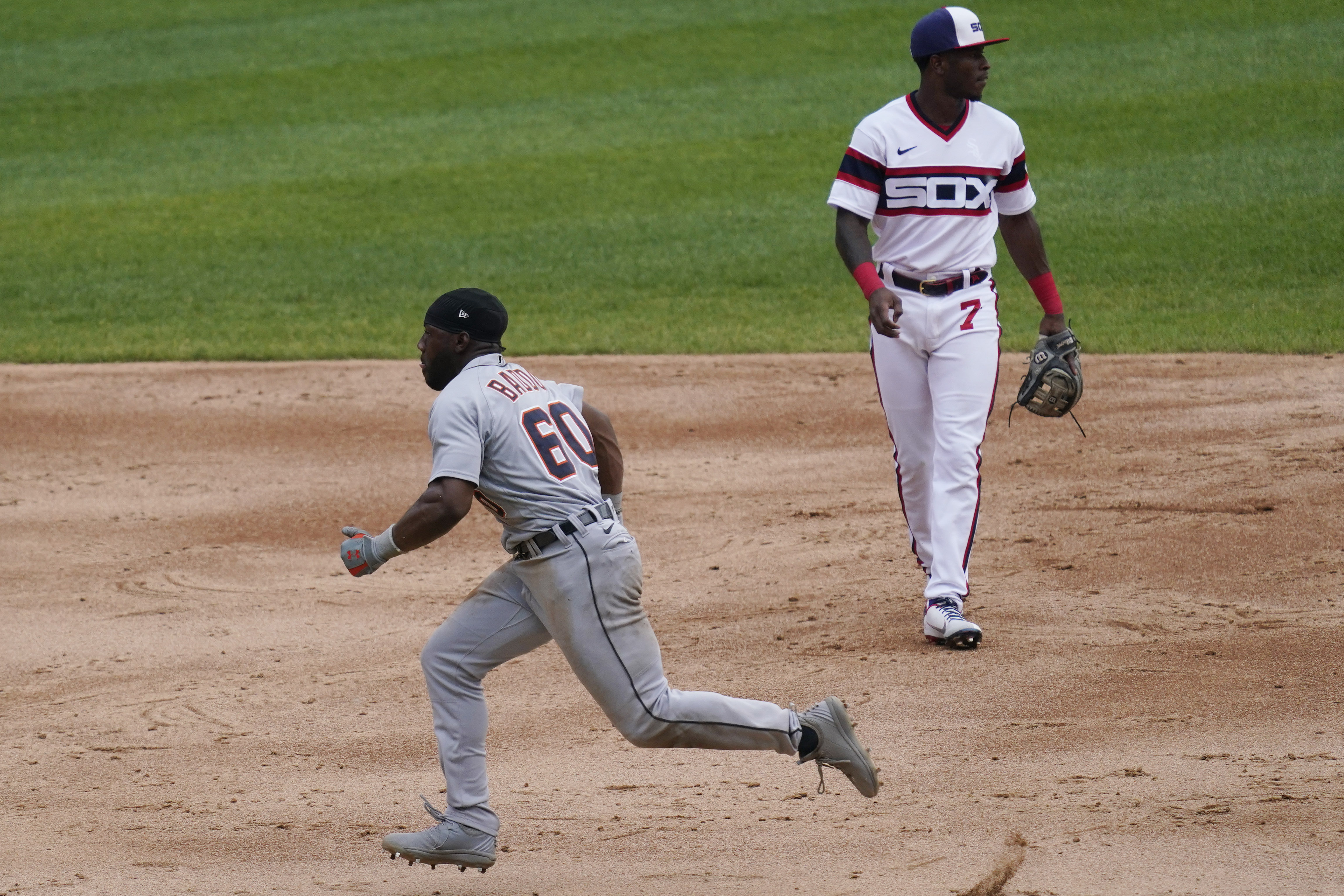 La Russa passes McGraw on wins list as White Sox beat Tigers