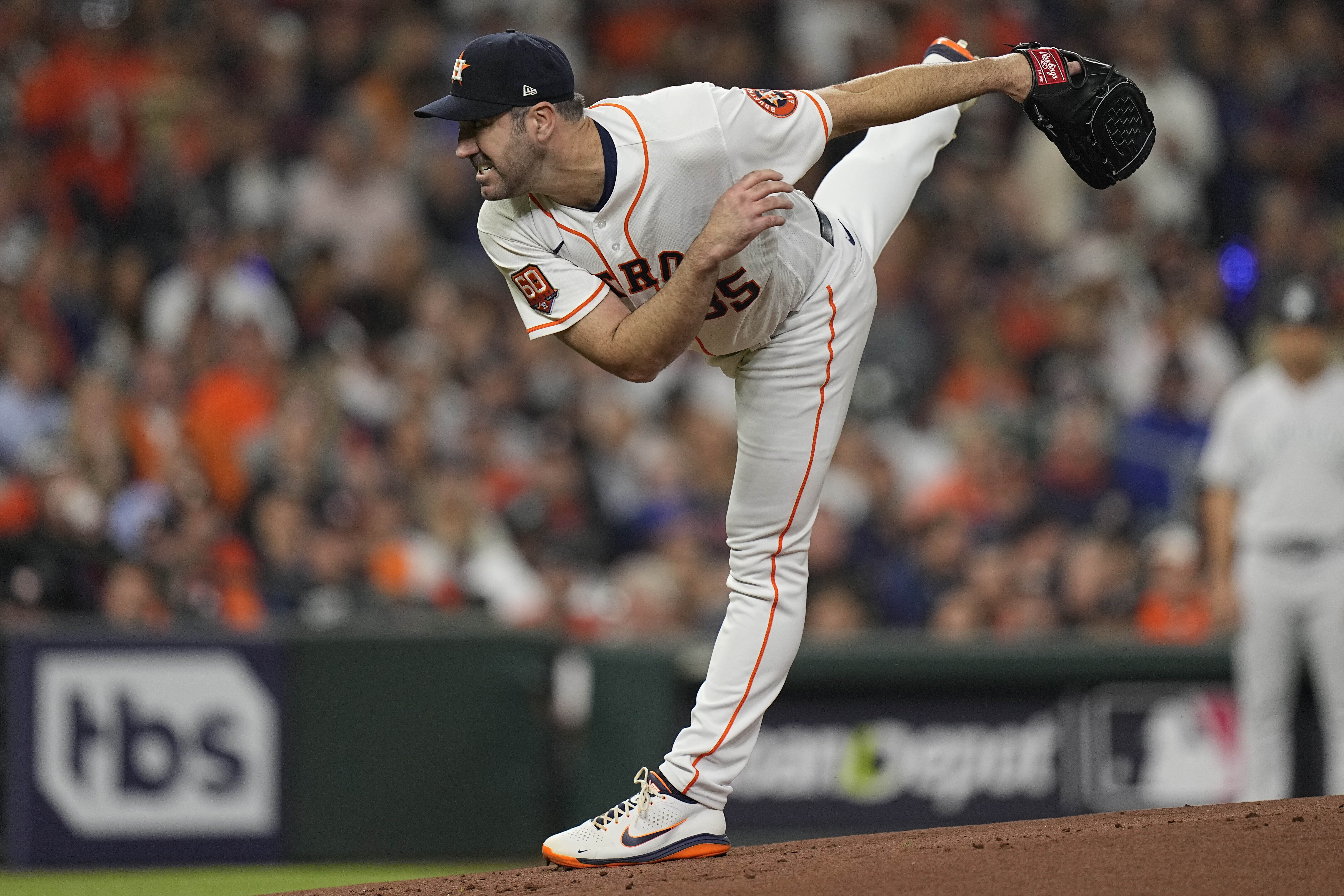 Gurriel, Astros come up big in the 4th off Kershaw in Game 5 of