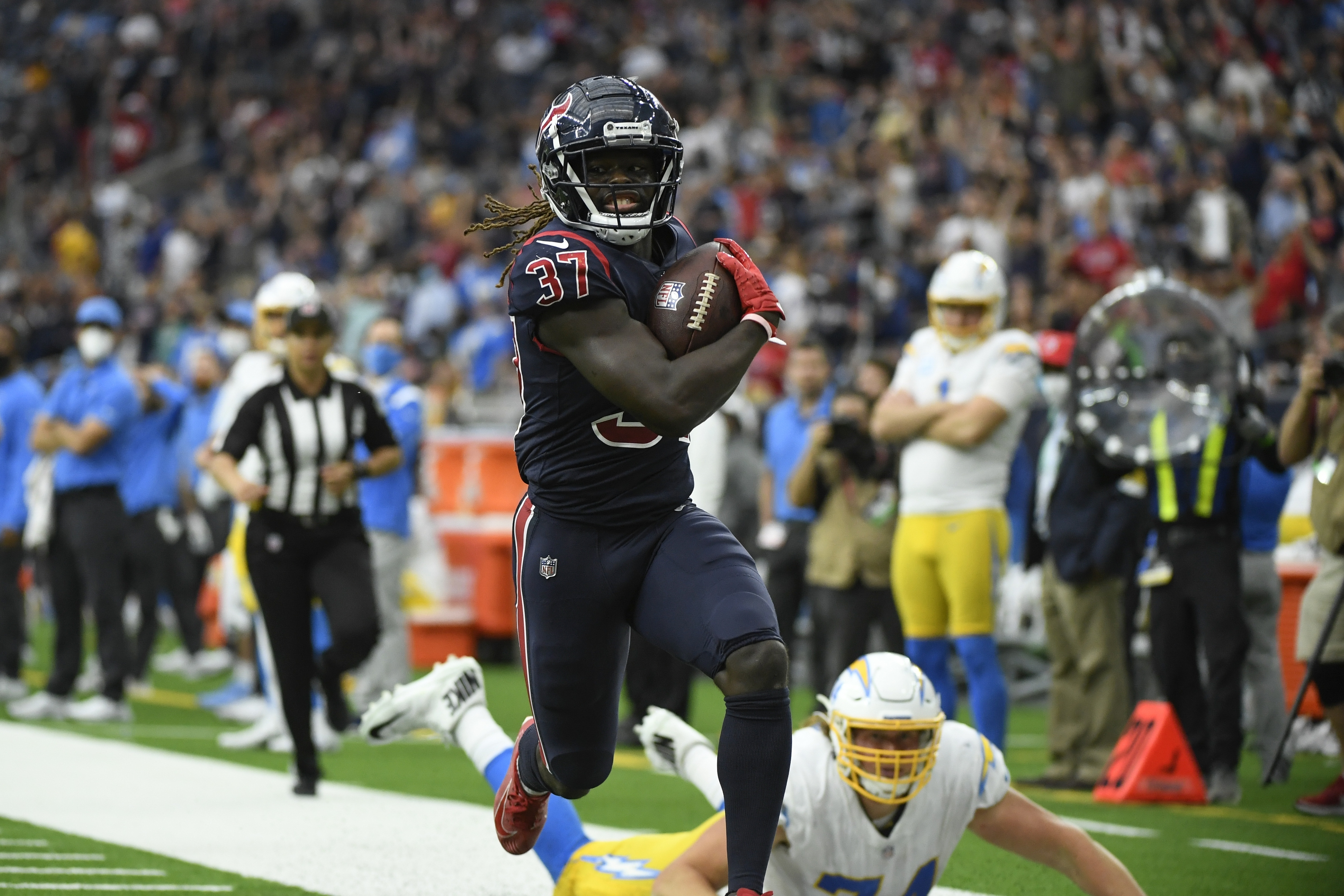 Source: Texans DE Mario Addison recovering from COVID-19