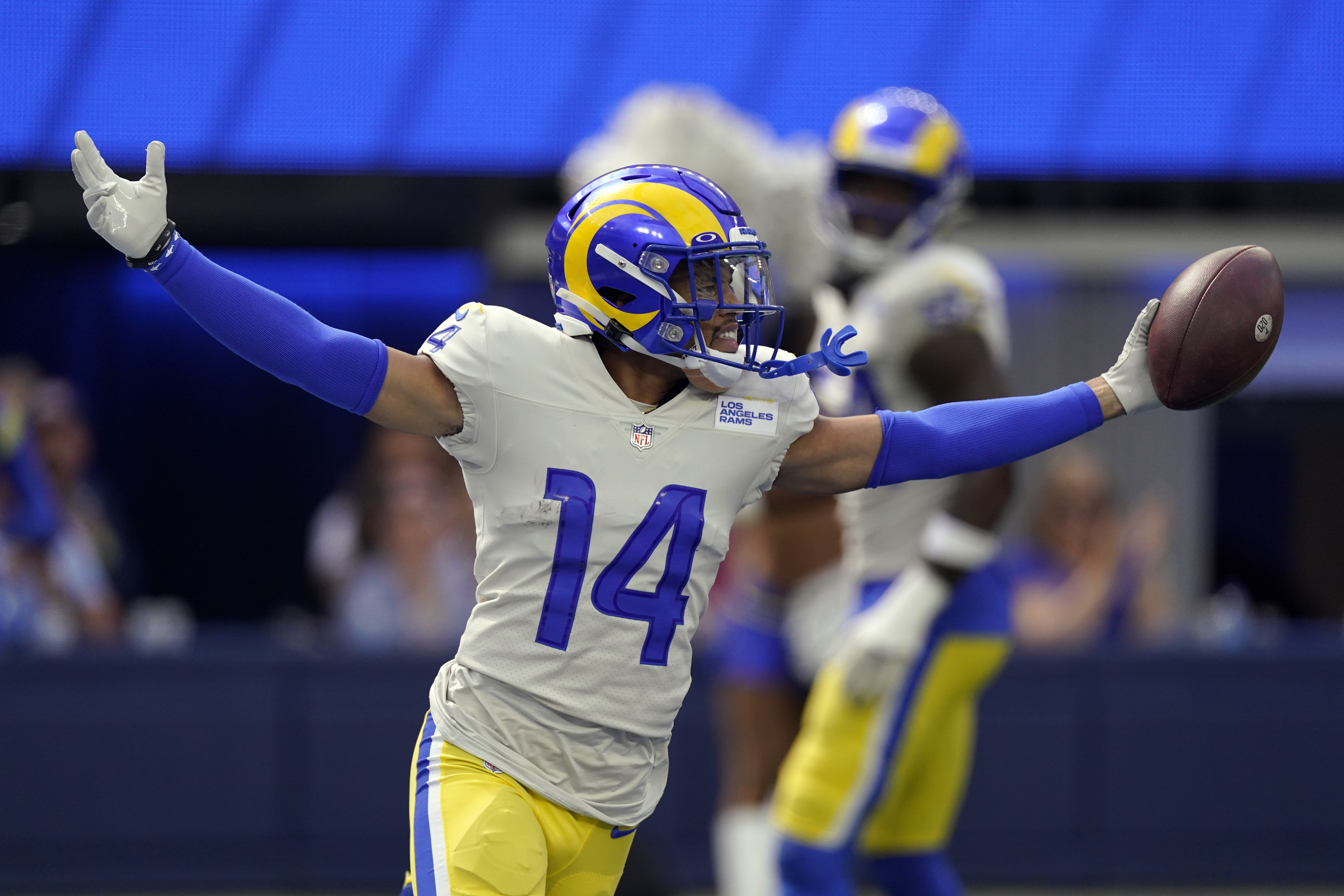 Indianapolis, Indiana, USA. 19th Sep, 2021. Los Angeles Rams players  celebrate touchdown byLos Angeles Rams running back Darrell Henderson (27)  during NFL football game action between the Los Angeles Rams and the