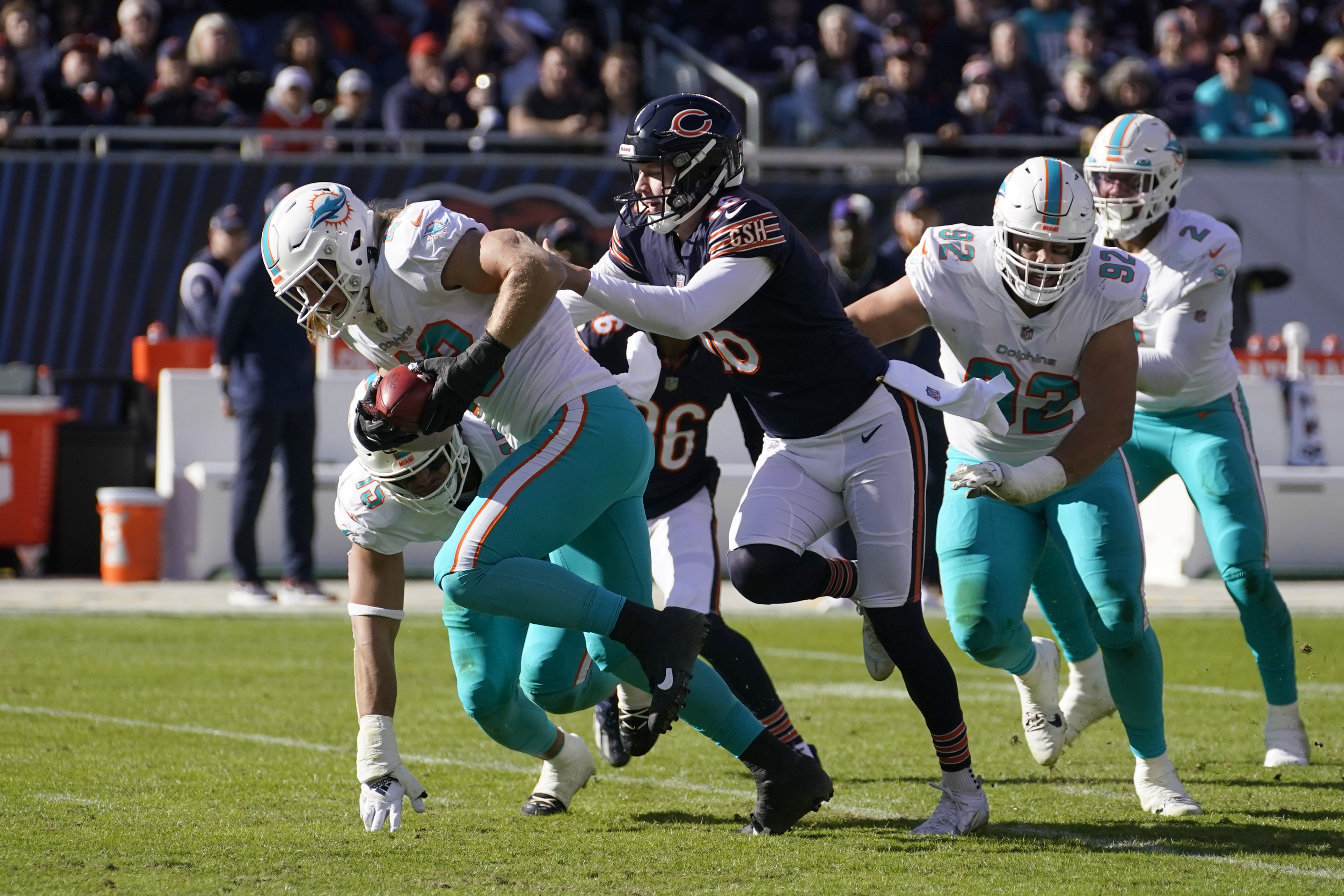 Tua, Dolphins outlast Bears on Fields' record rushing day - The San Diego  Union-Tribune