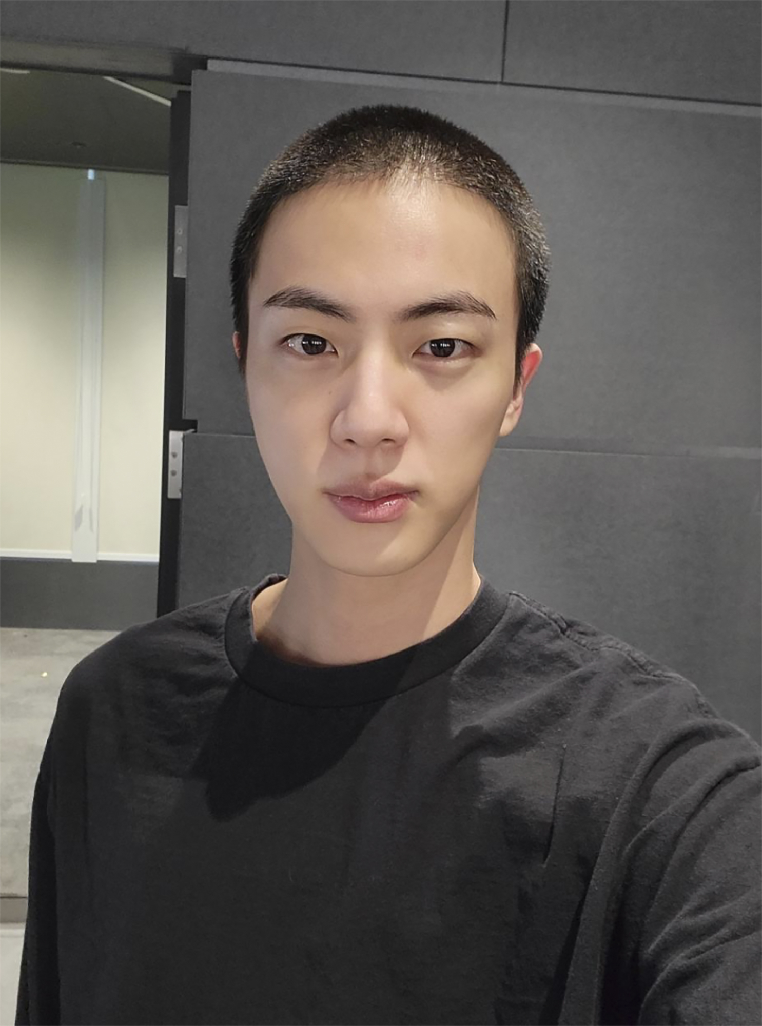 Jin United on X: [Naver] BTS Jin looks awesome while holding