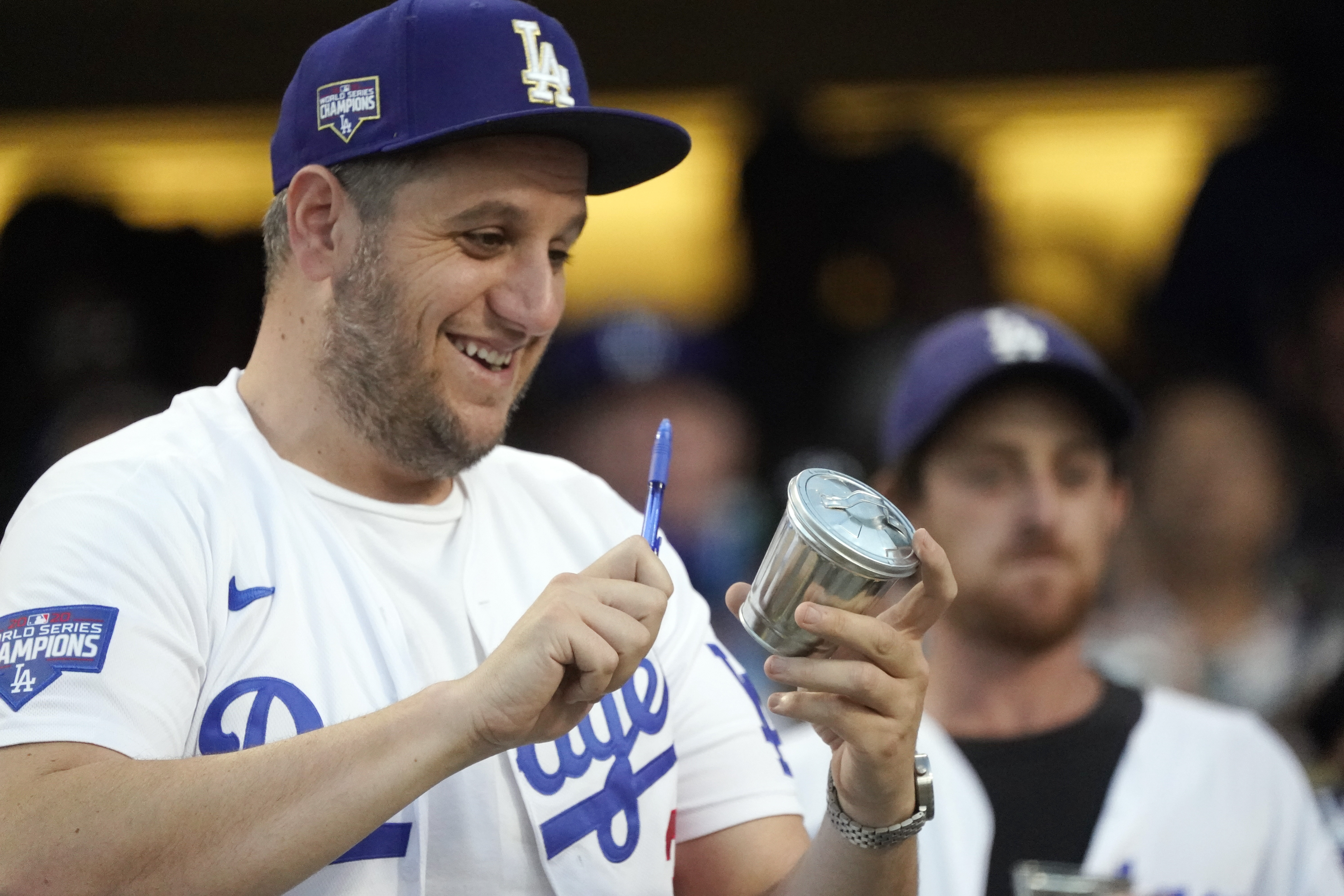 McCullers silences LA bats; Dodger Stadium fans jeer Astros