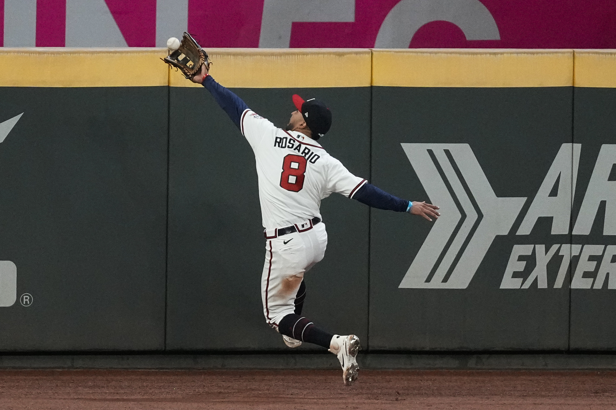 Austin Jackson jumps over wall and into Fenway bullpen to rob home run