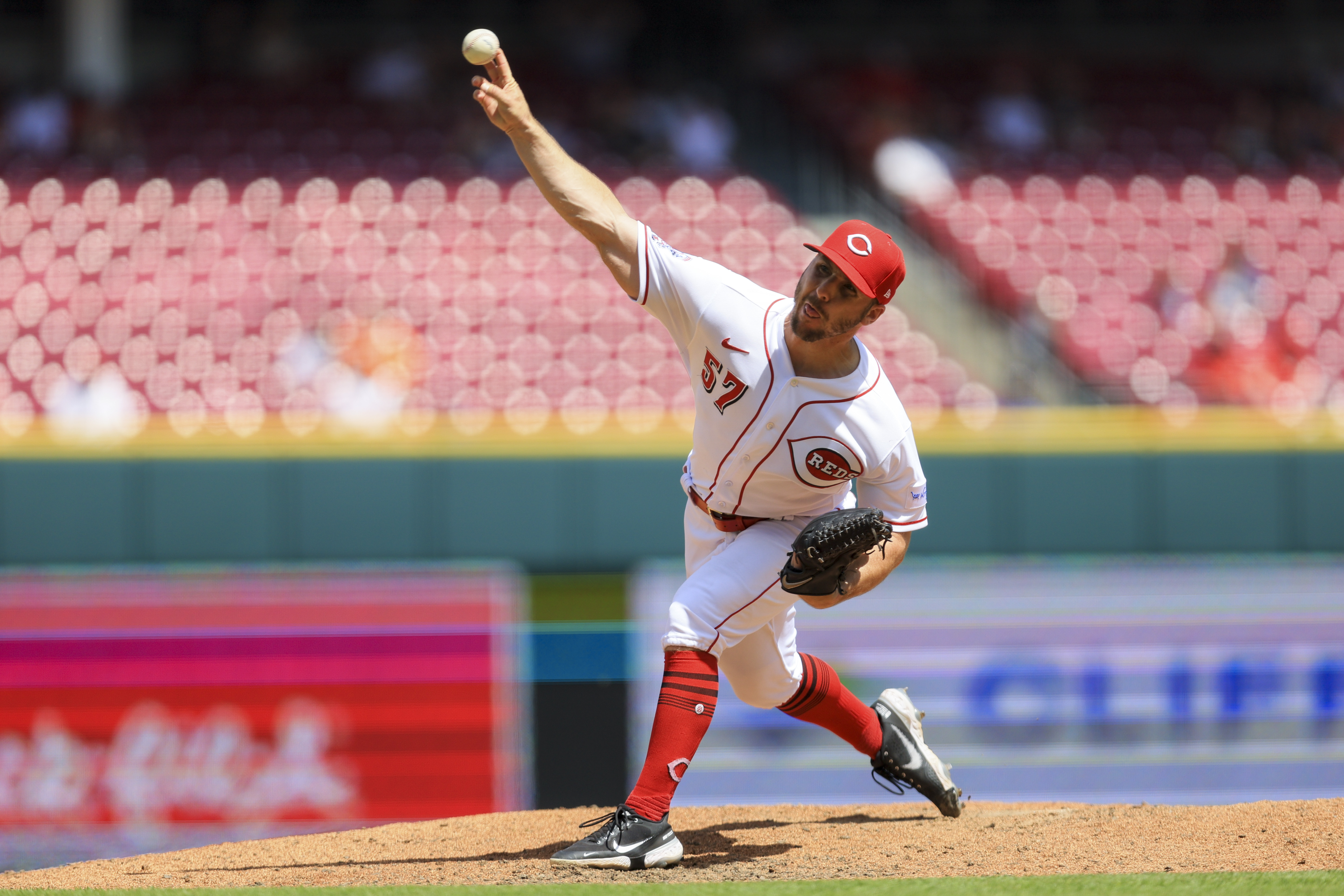 Reds put Fernando Cruz on IL, activate Graham Ashcraft