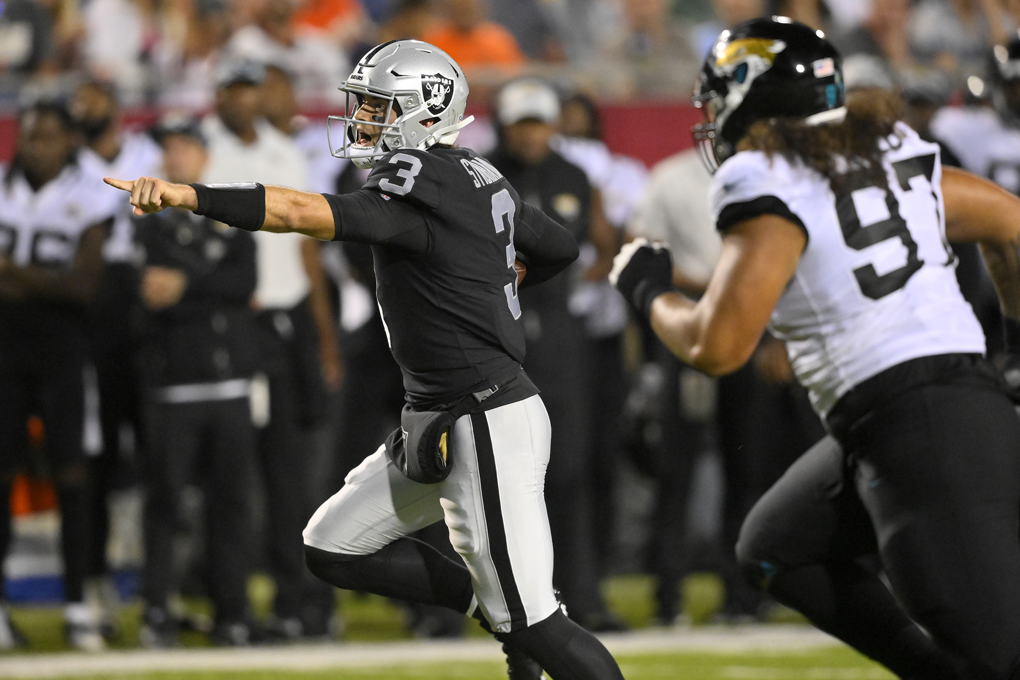 Raiders give McDaniels happy homecoming, beat Jaguars 27-11 - West Hawaii  Today