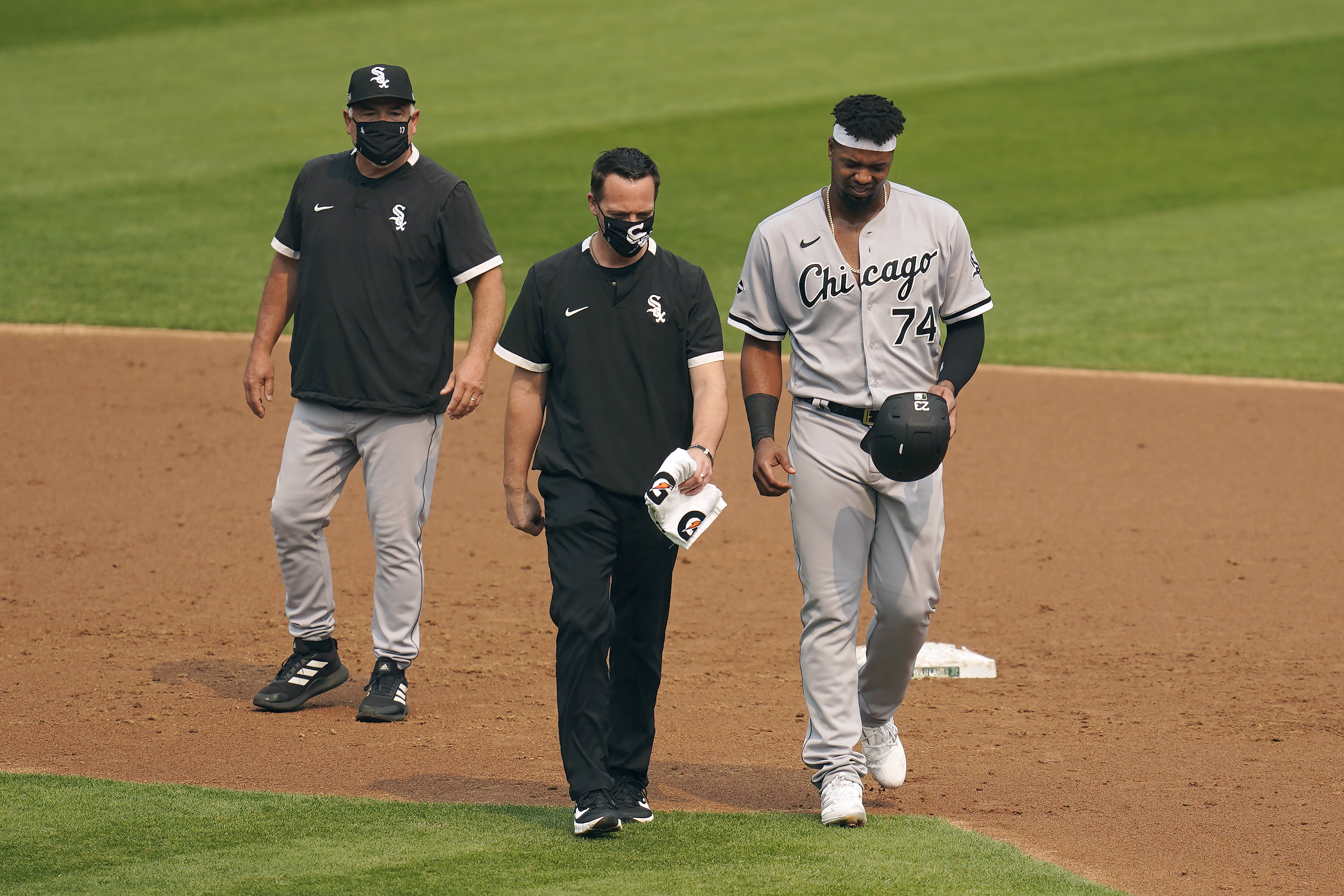 Tim Anderson exits White Sox game with injury