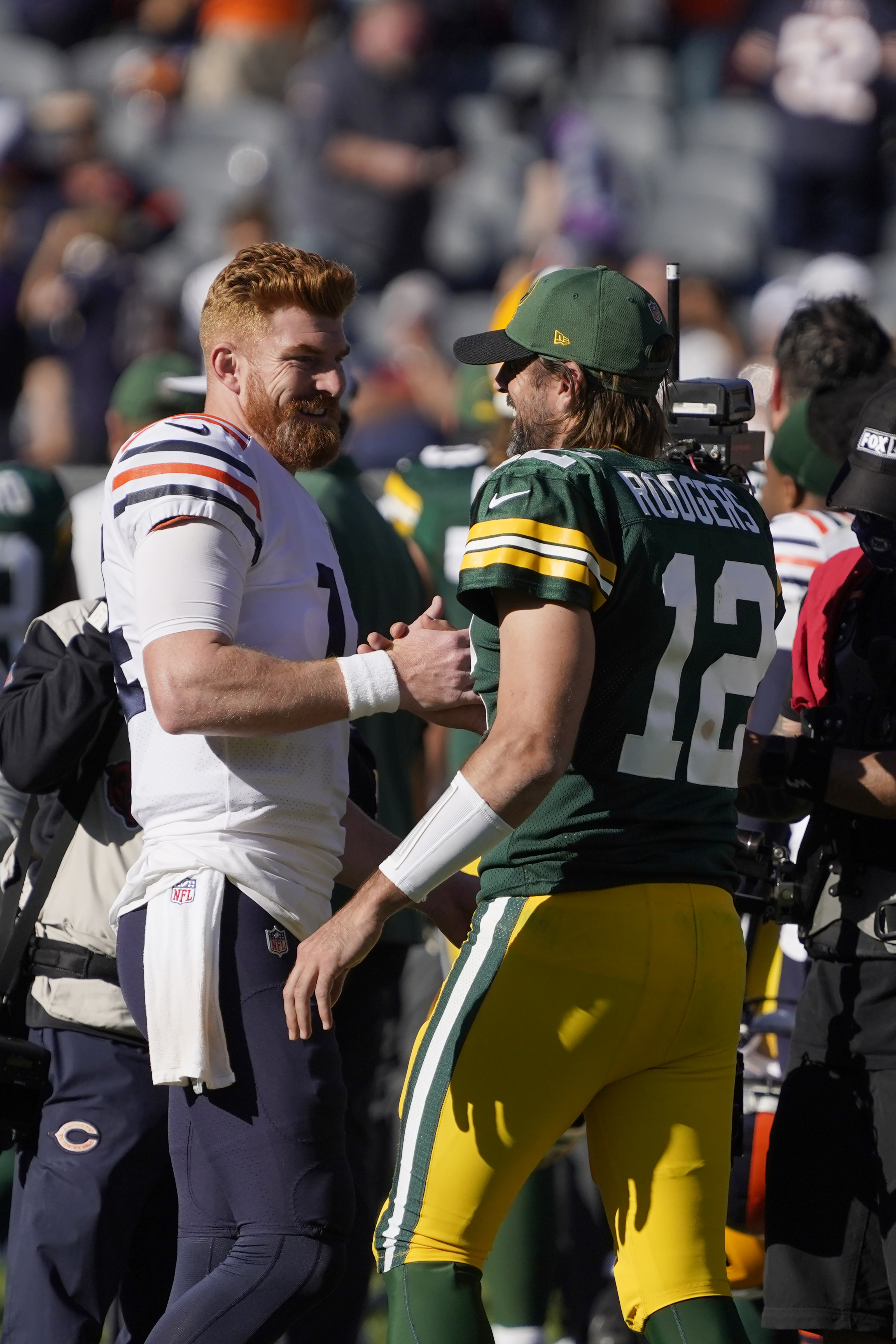 Rodgers Throws 2 TDs, Runs for 1 as Packers Beat Bears 24-14