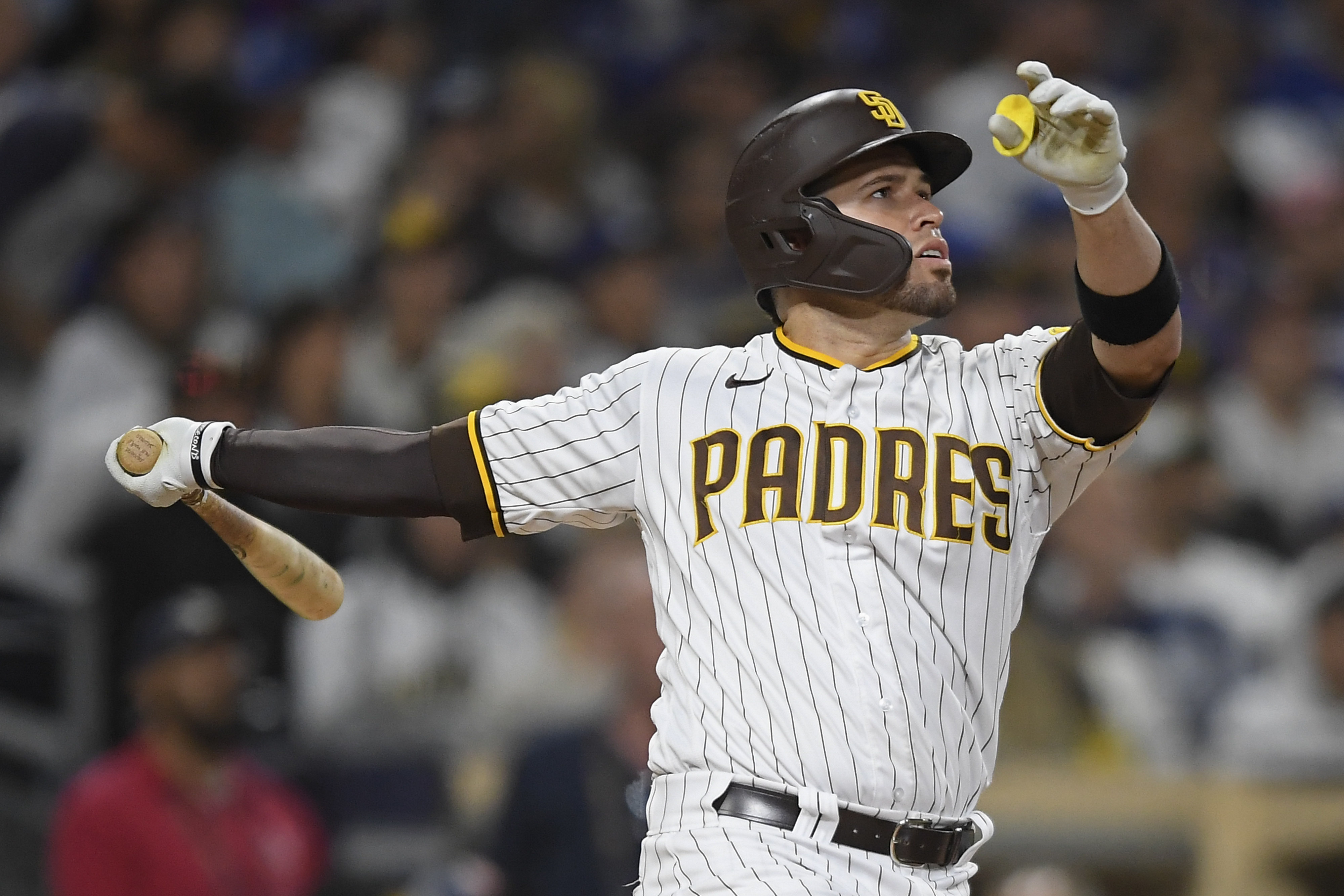 Dodgers rally past Padres 5-4 despite 2 more homers by Tatis – KXAN Austin