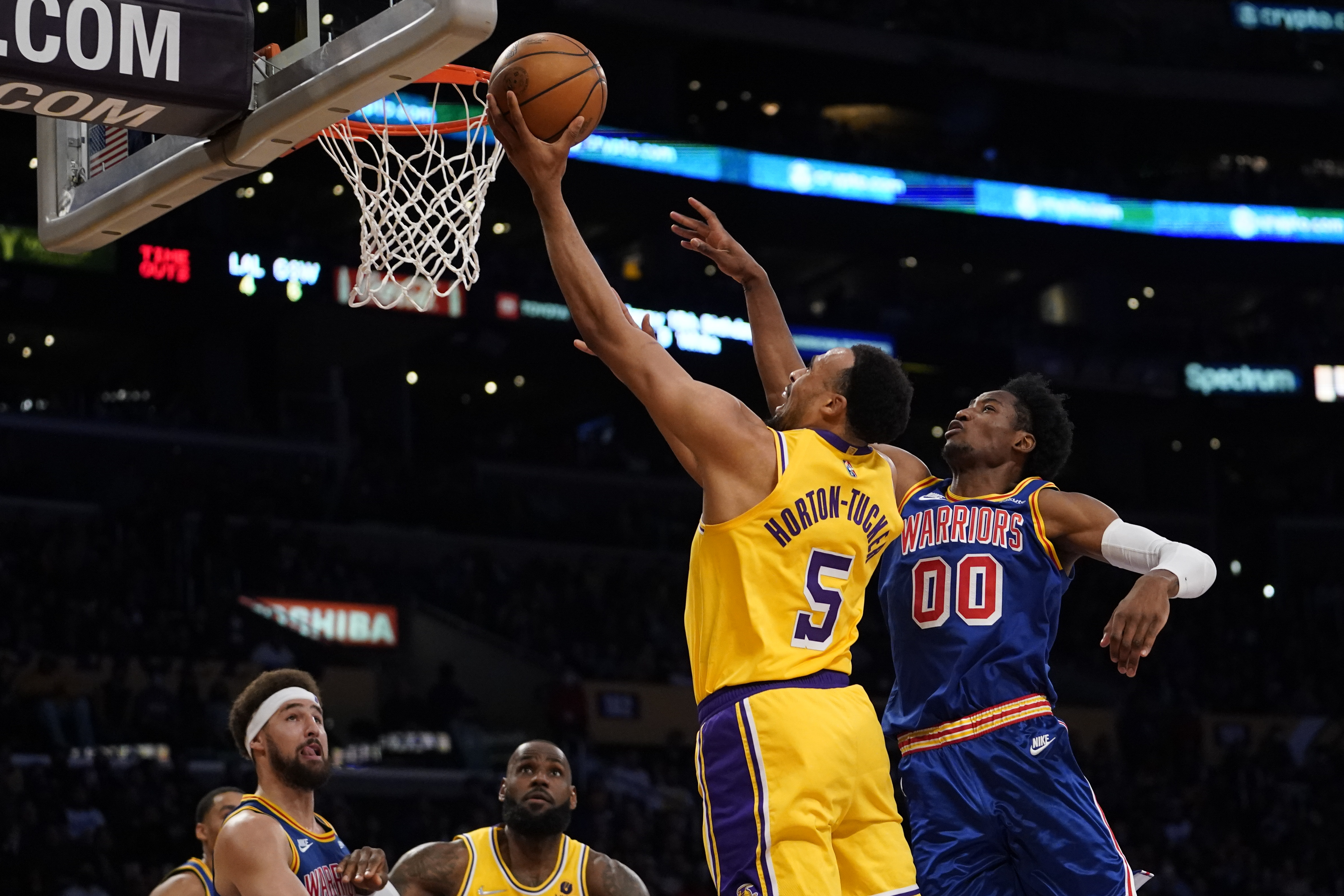 James scores 56 points, Lakers beat Warriors to end skid