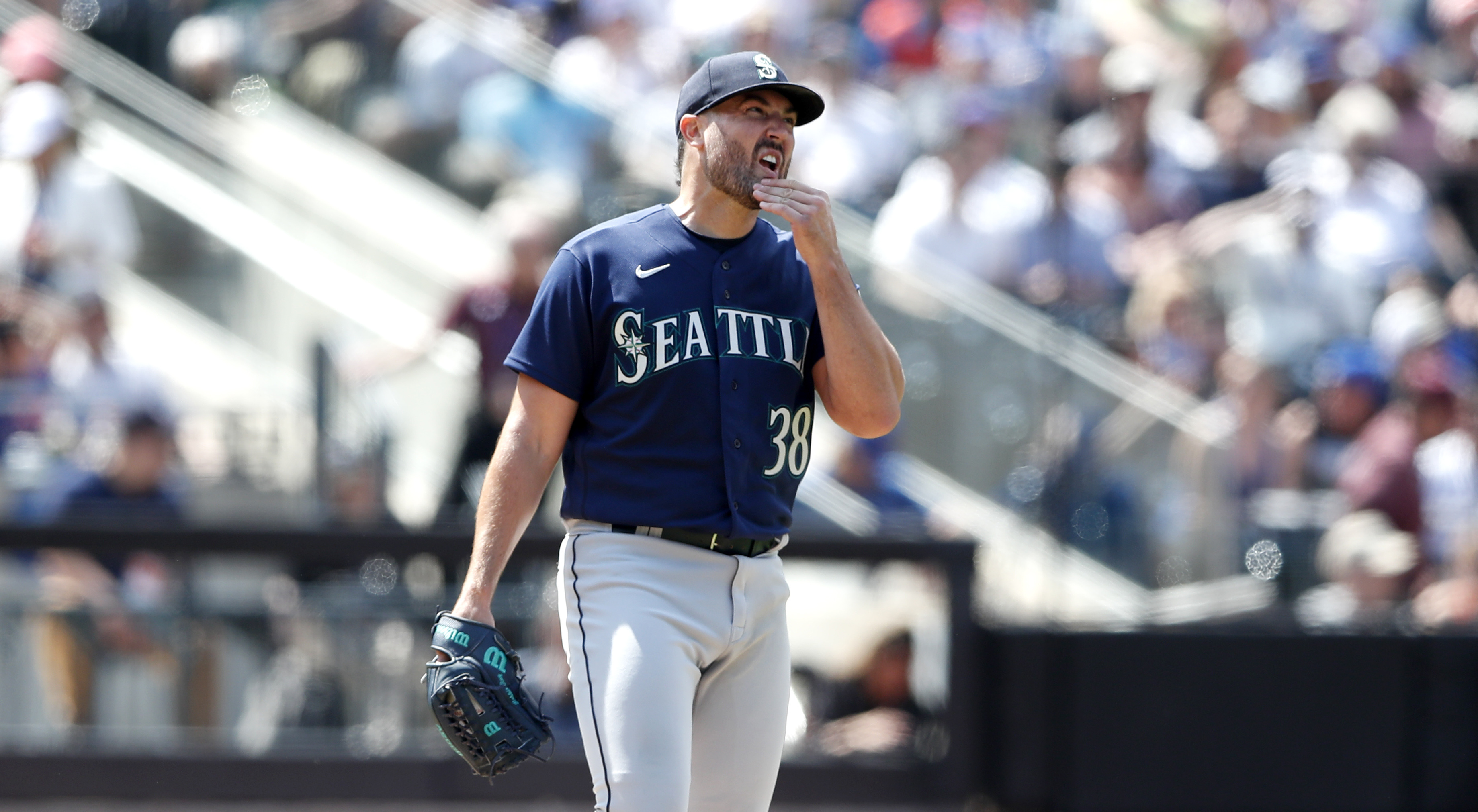 Robbie Ray doesn't travel with Mariners to Toronto series