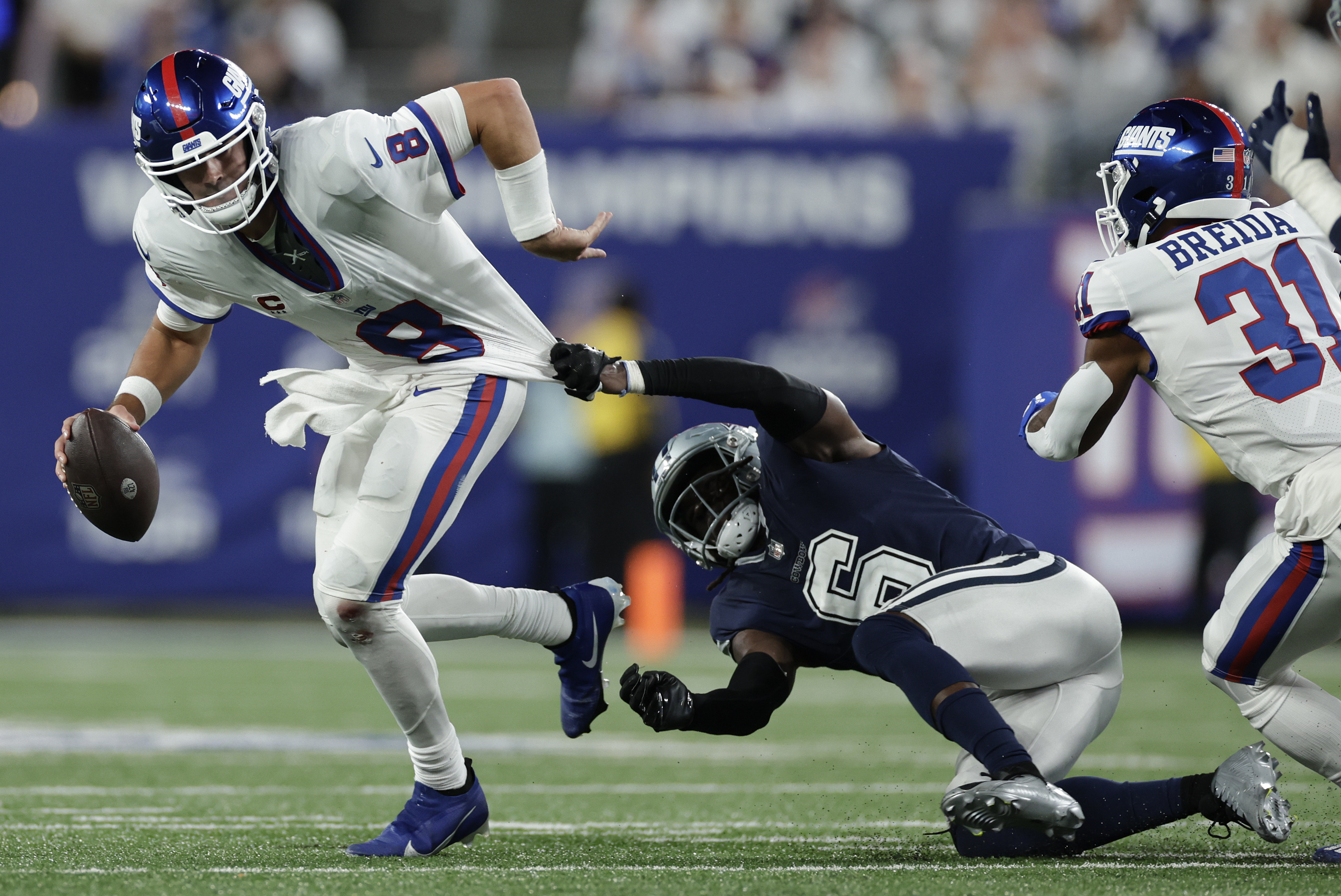 New York Giants 20-44 Dallas Cowboys: Daniel Jones and Saquon Barkley both  exit heavy defeat with injuries, NFL News