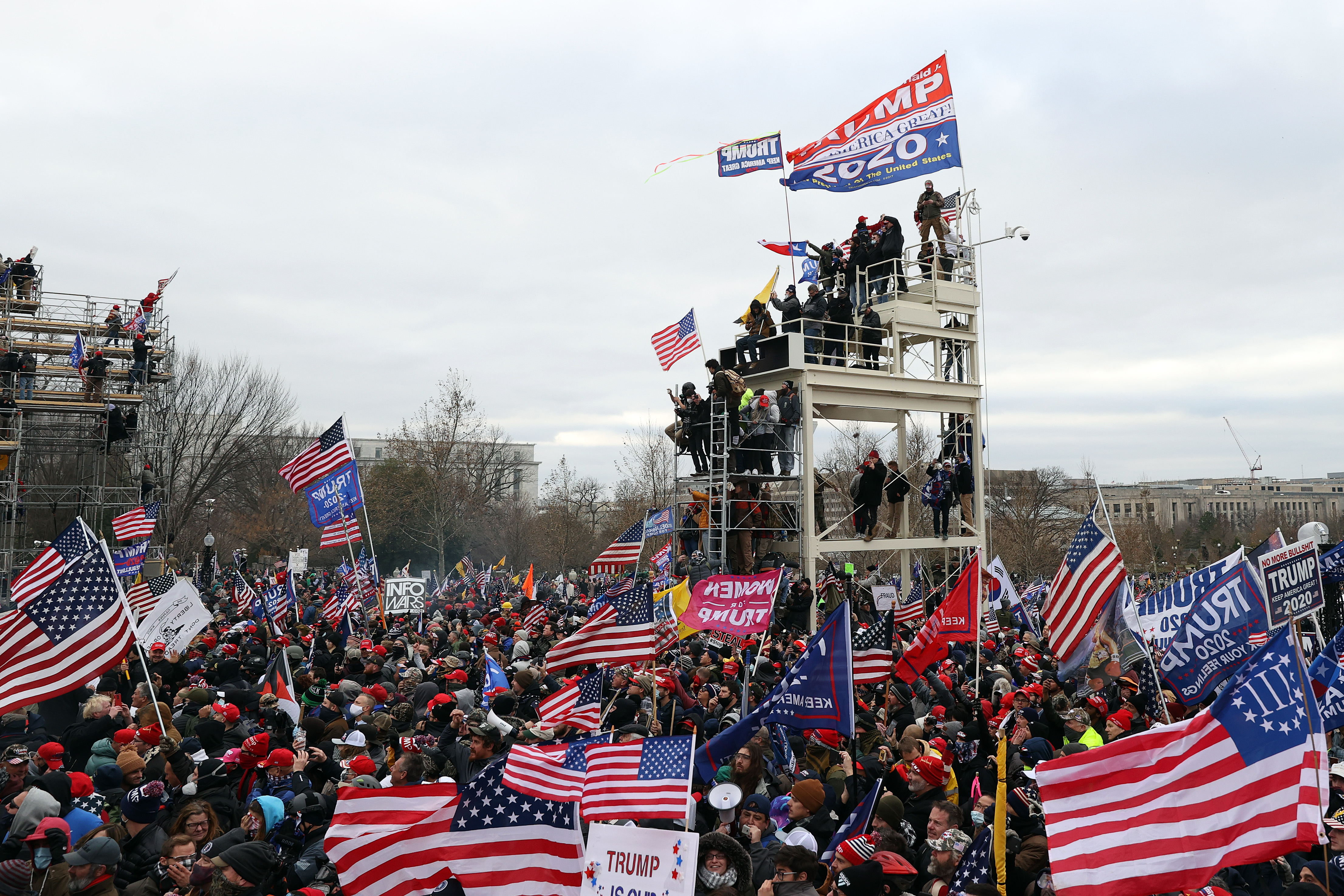 american riot crowd