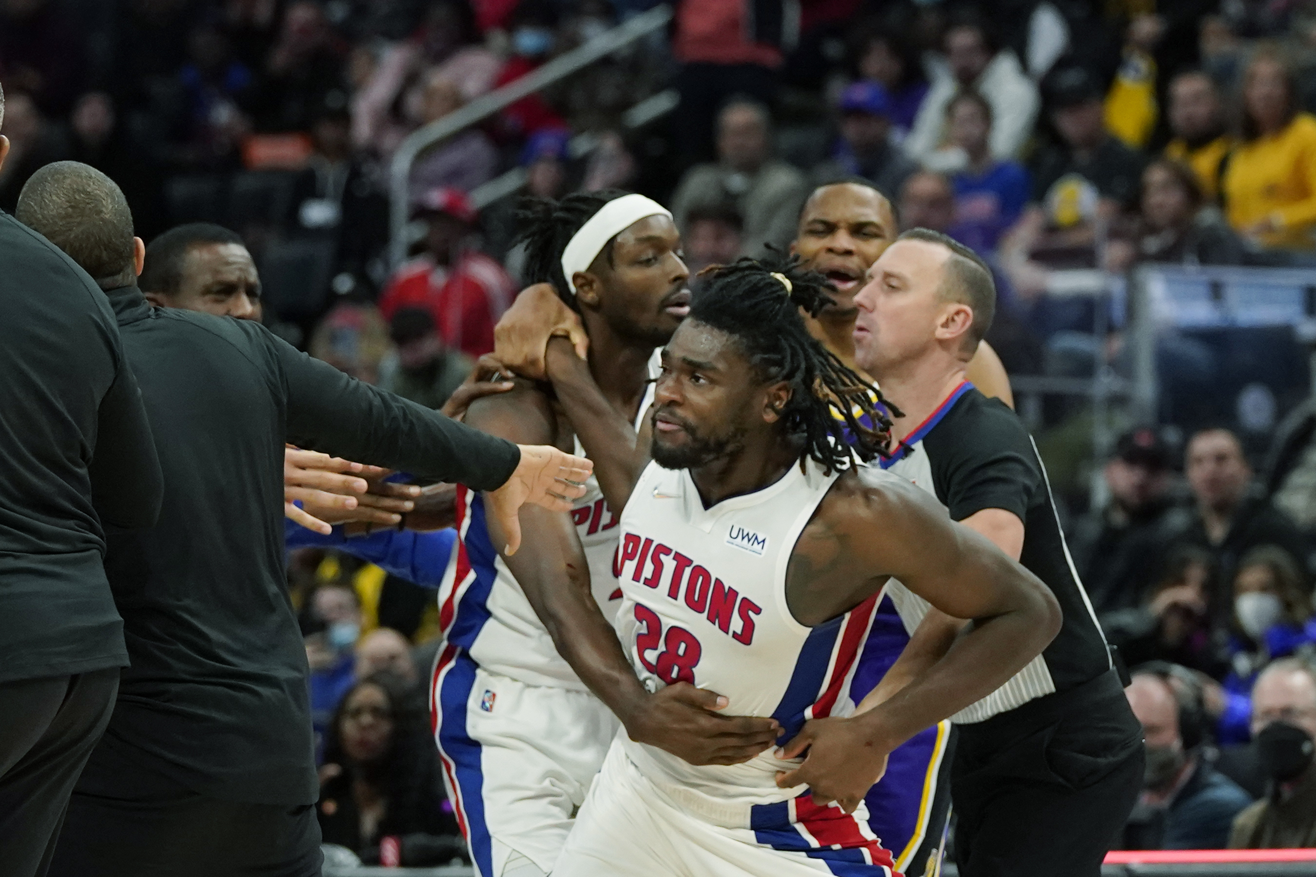 LeBron James Ejected After Bloody Fight Involving Detroit Pistons' Isaiah  Stewart - CBS Detroit