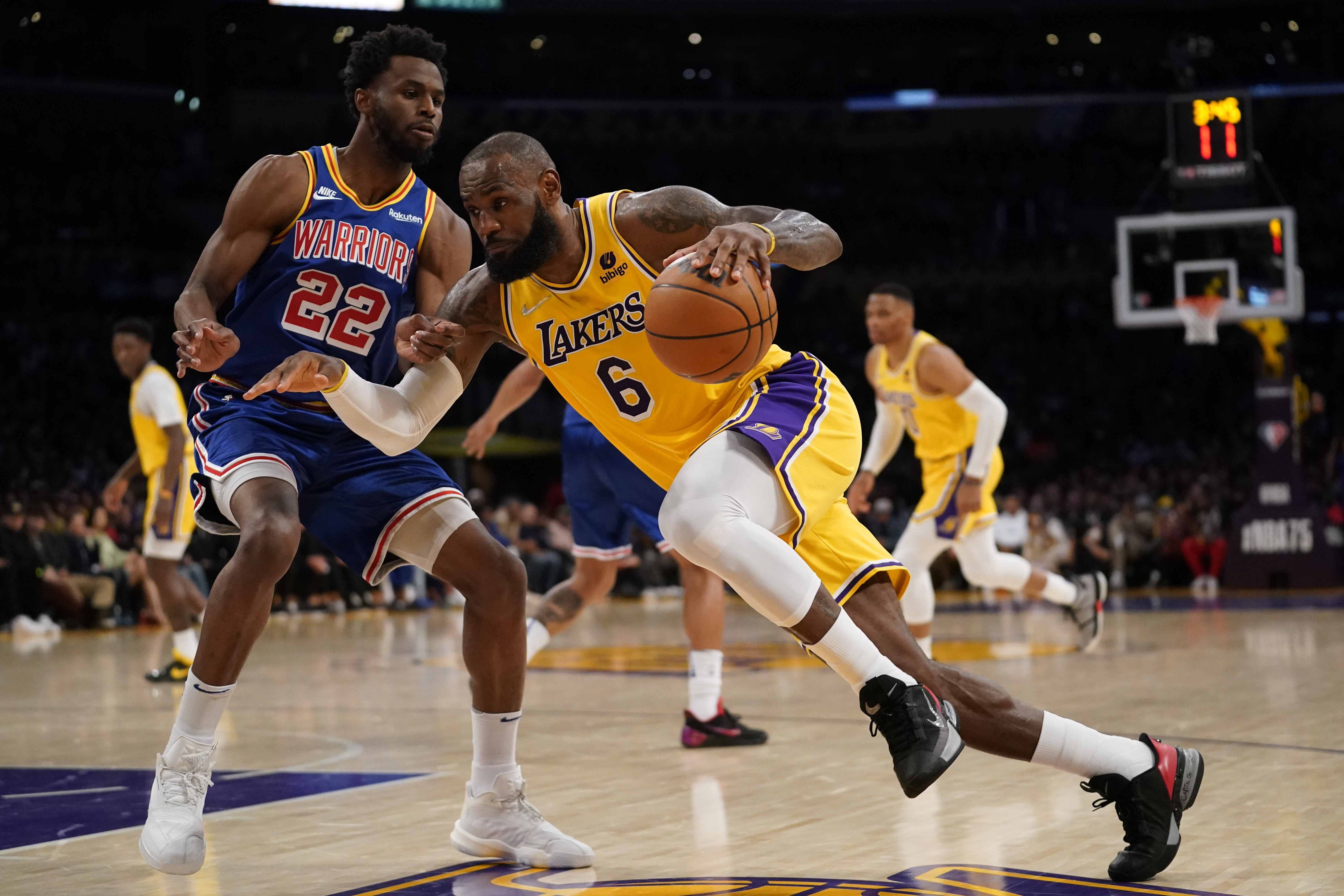 James scores 56 points, Lakers Warriors to end skid