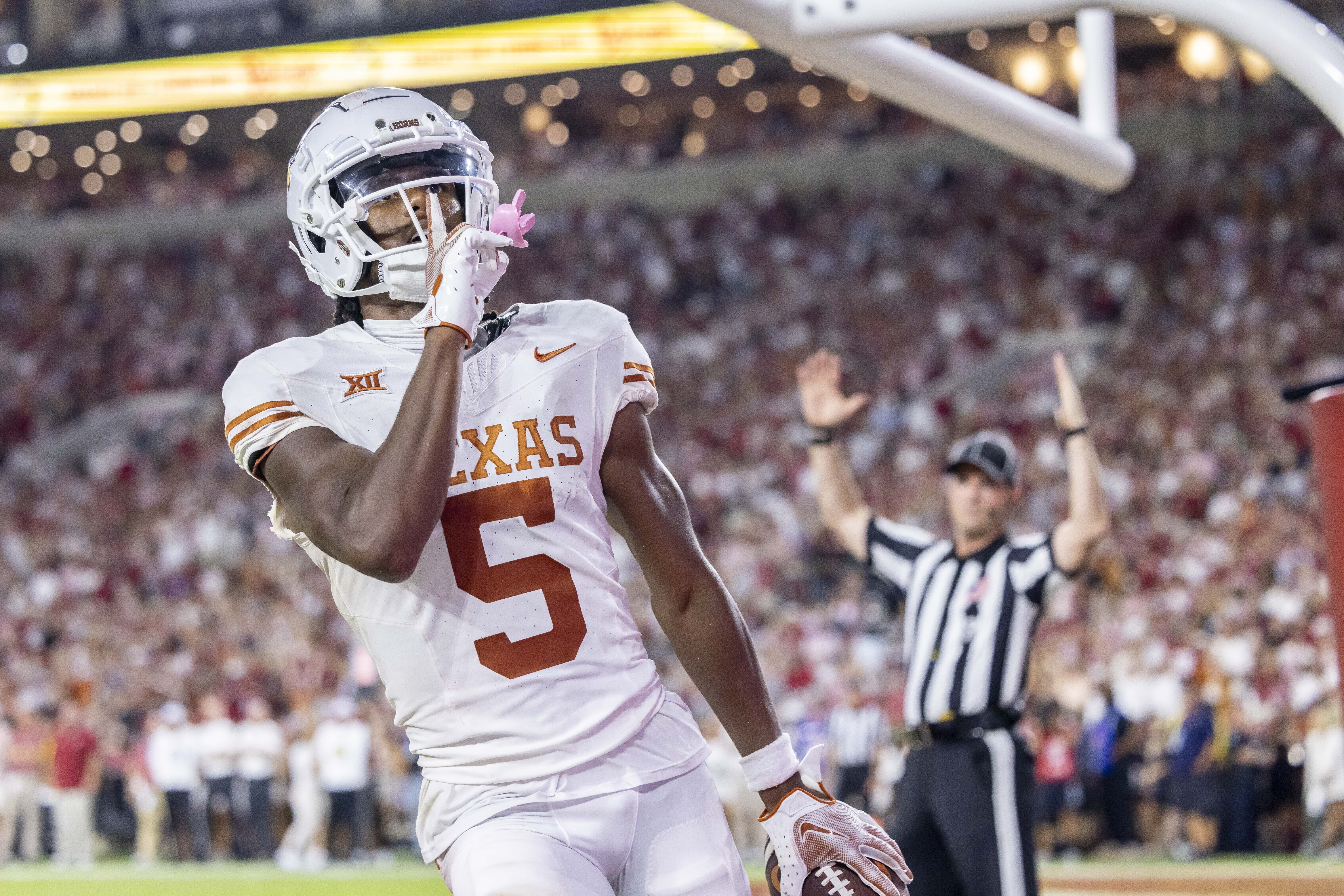 Longhorns Daily News: Texas' Quinn Ewers, Adonai Mitchell earn