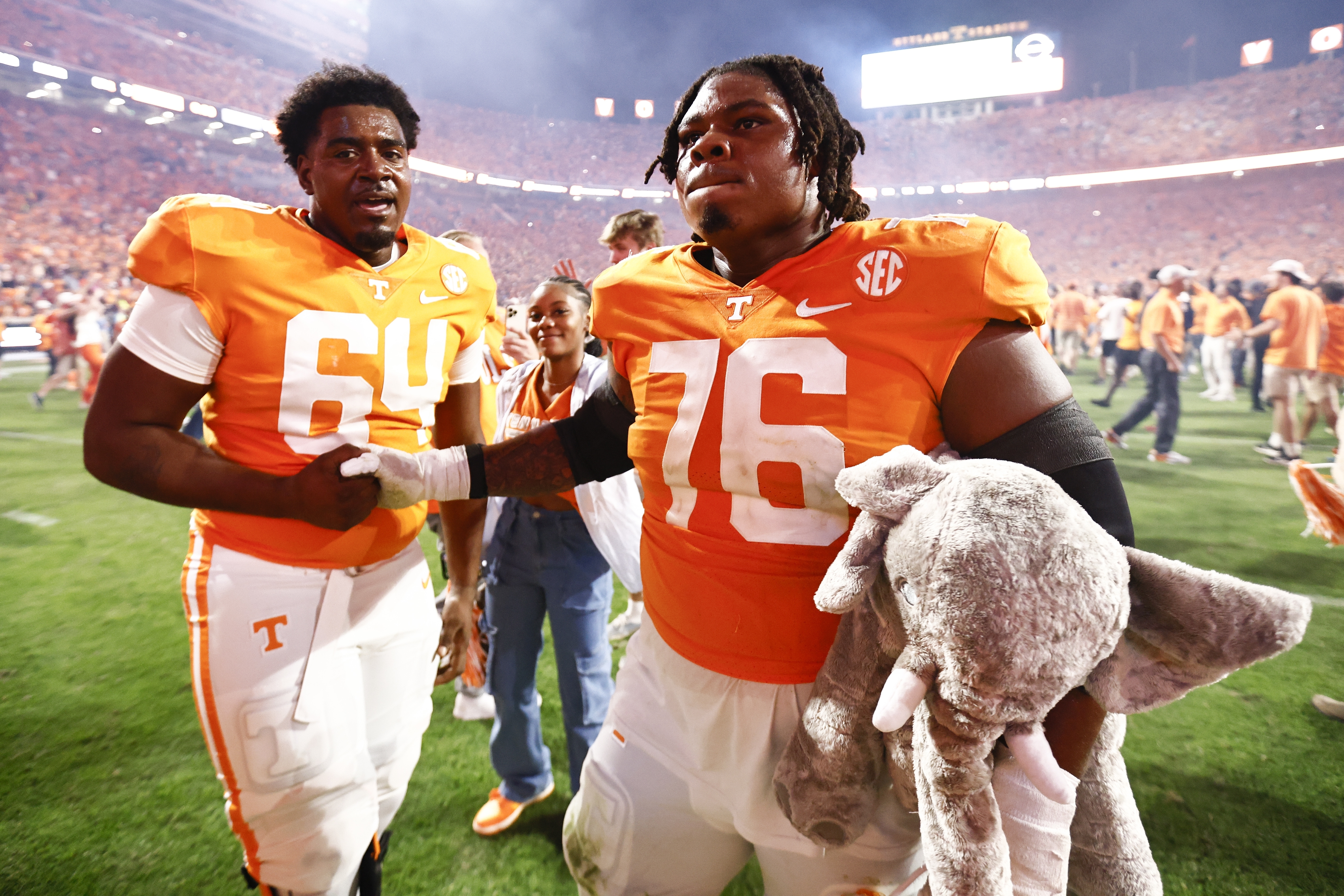 No. 6 Tennessee beats No. 3 Alabama 52-49 on late FG