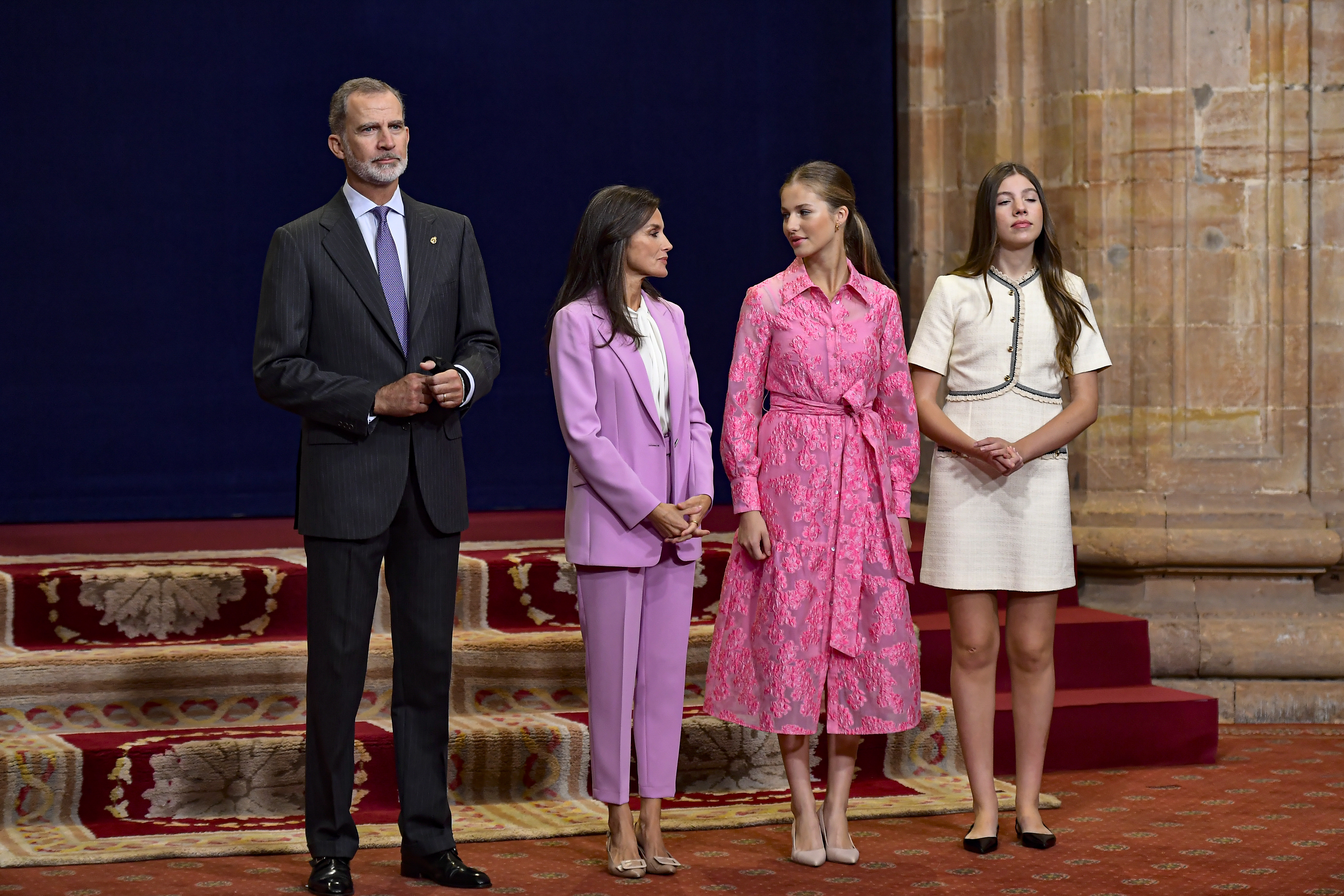 Spain's royals honor Asturias prize winners, including Meryl Streep and Haruki  Murakami