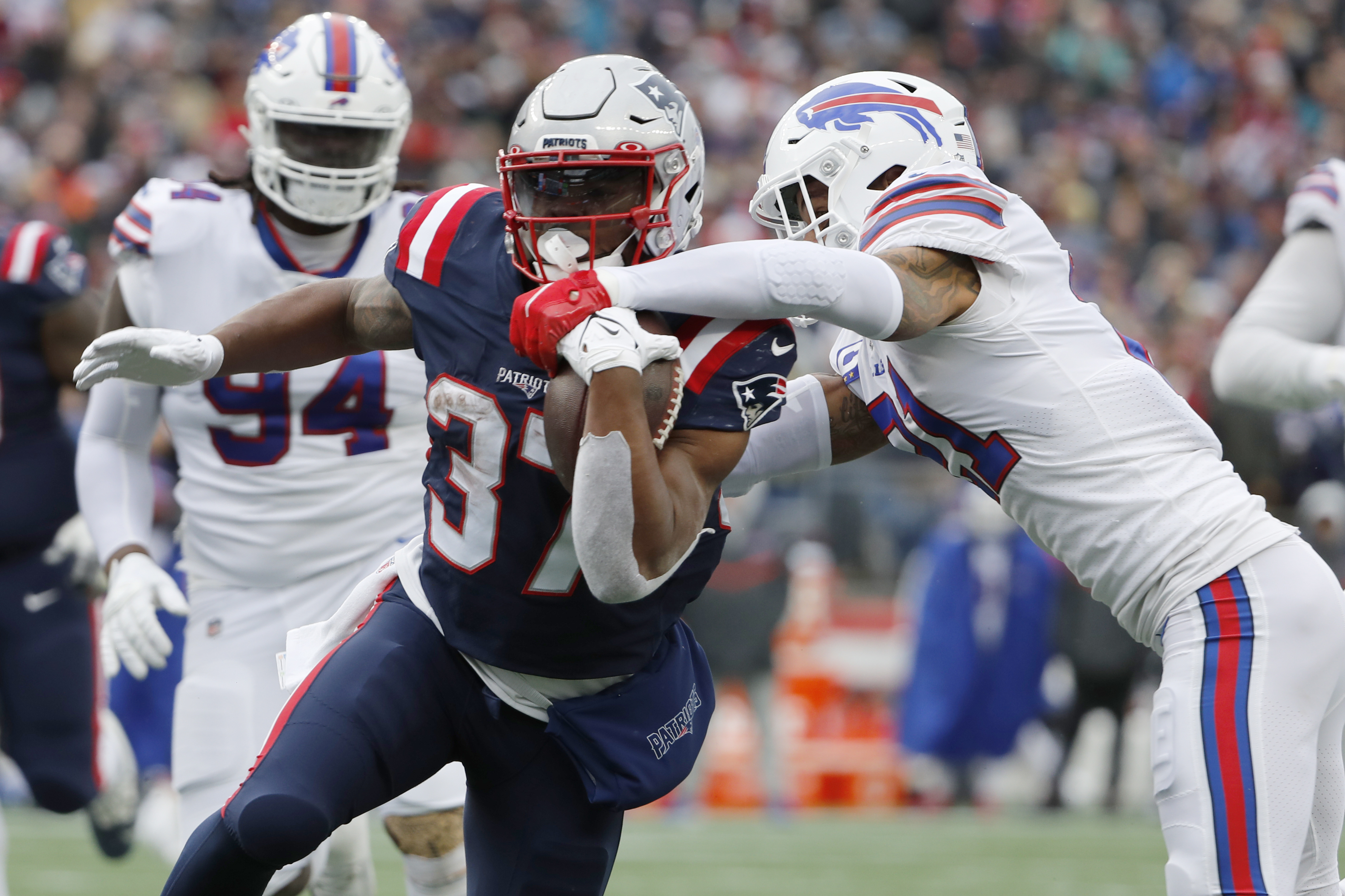 Josh Allen's three TDs, Isaiah McKenzie's big day push Bills past Patriots  - The Globe and Mail