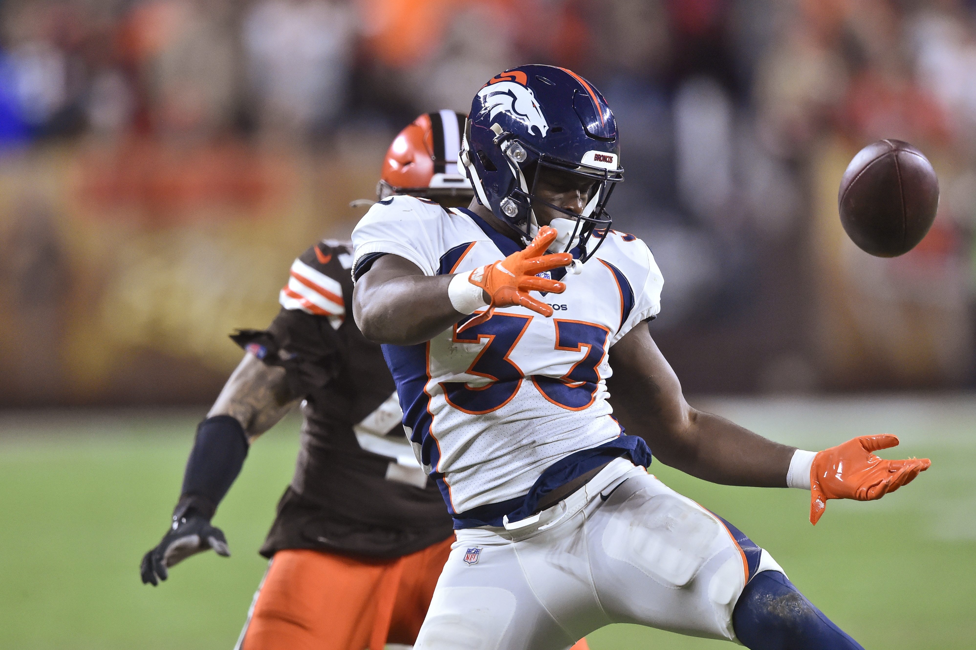 Broncos' Von Miller exits Thursday Night Football with ankle injury,  expects to be back next game