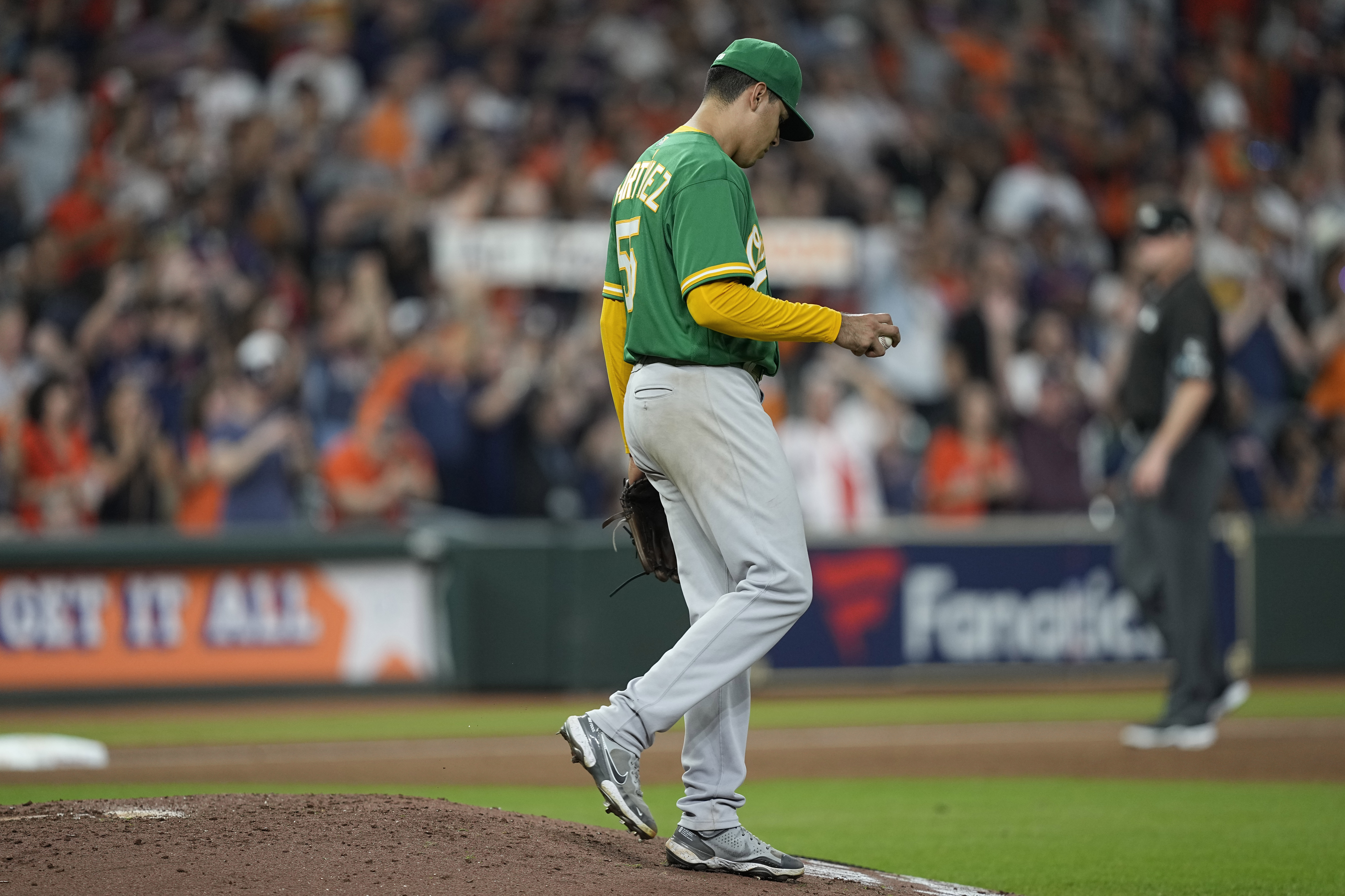Alvarez has 3 HRs, Astros down A's to clinch playoff berth – KGET 17