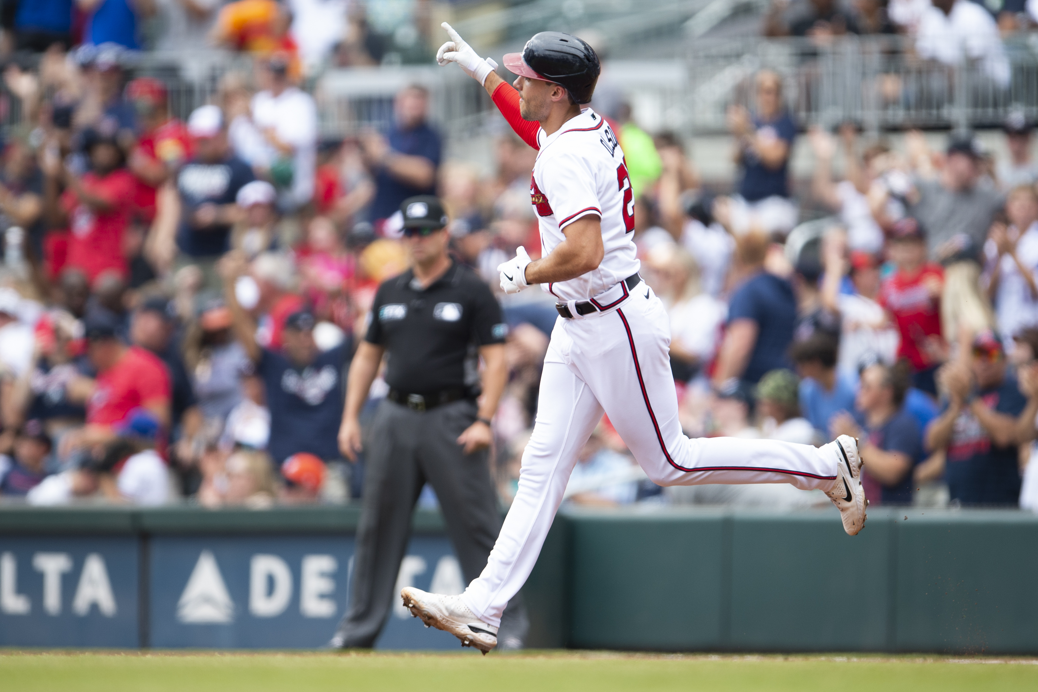 Tucker, Urquidy power Astros past Braves as Ozuna hears boos - Seattle  Sports