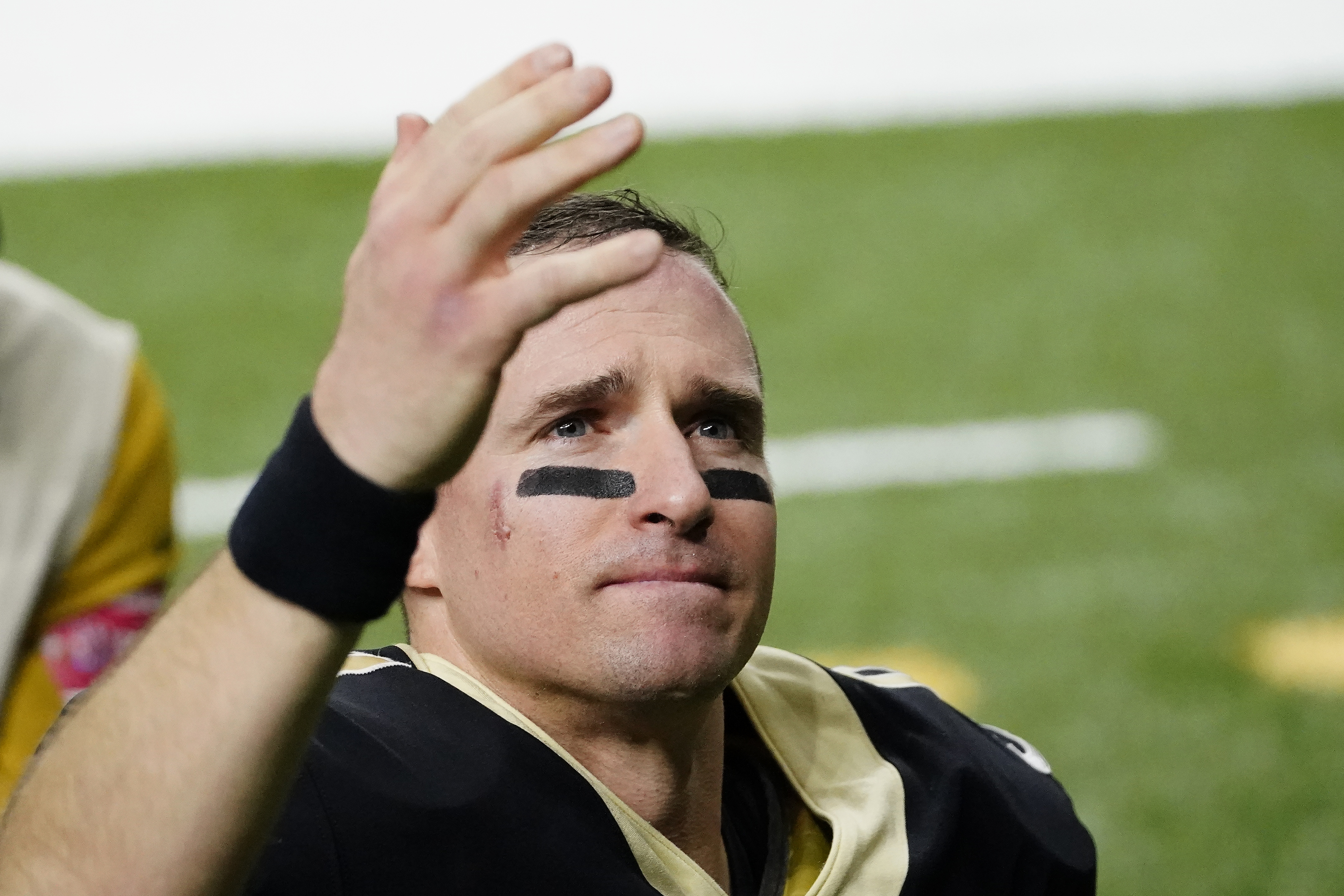 A Saints QB won an NFC weekly award -- his name is Taysom Hill, not Drew  Brees, Saints