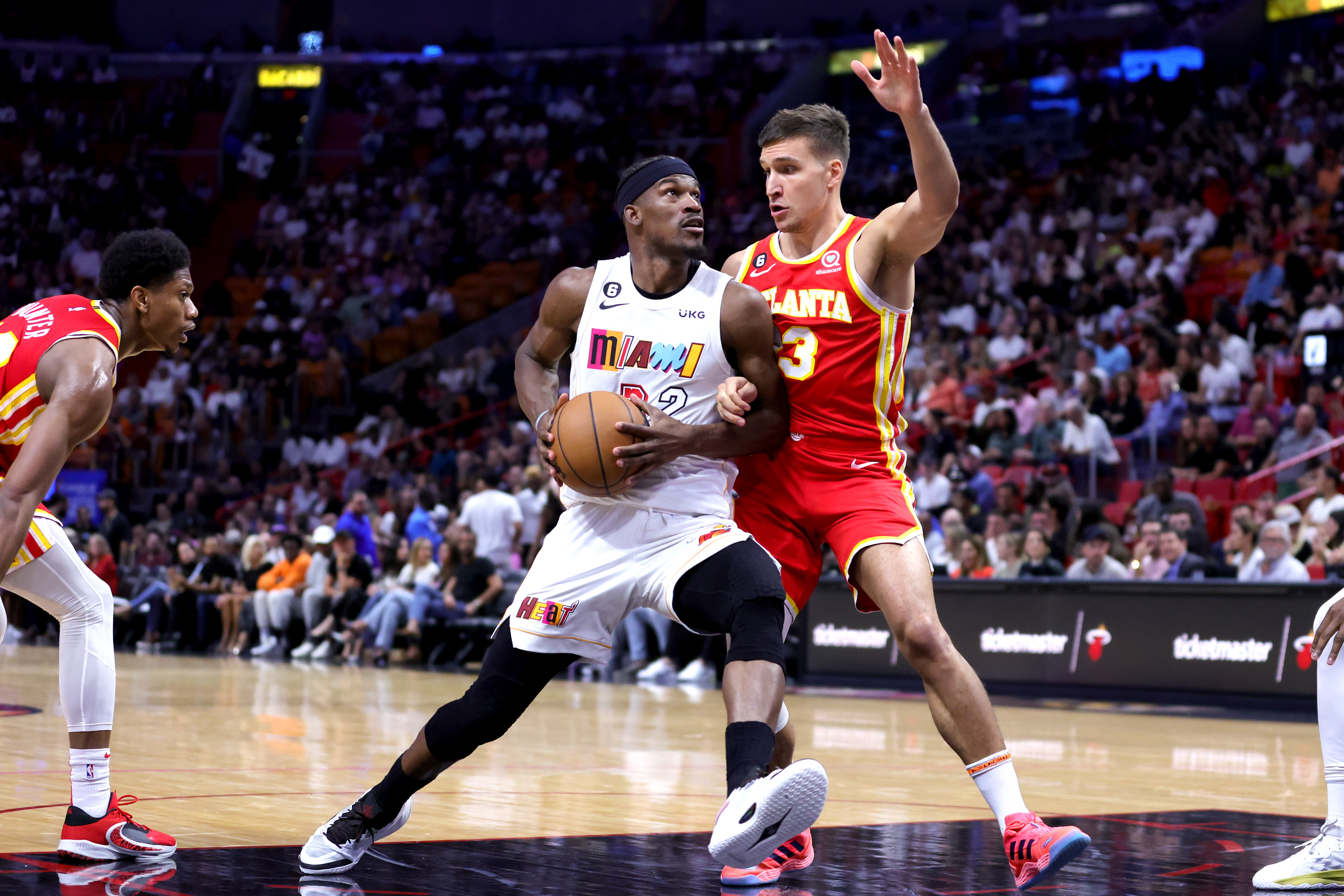 Young, Bogdanovic each score 23, Hawks win seventh straight