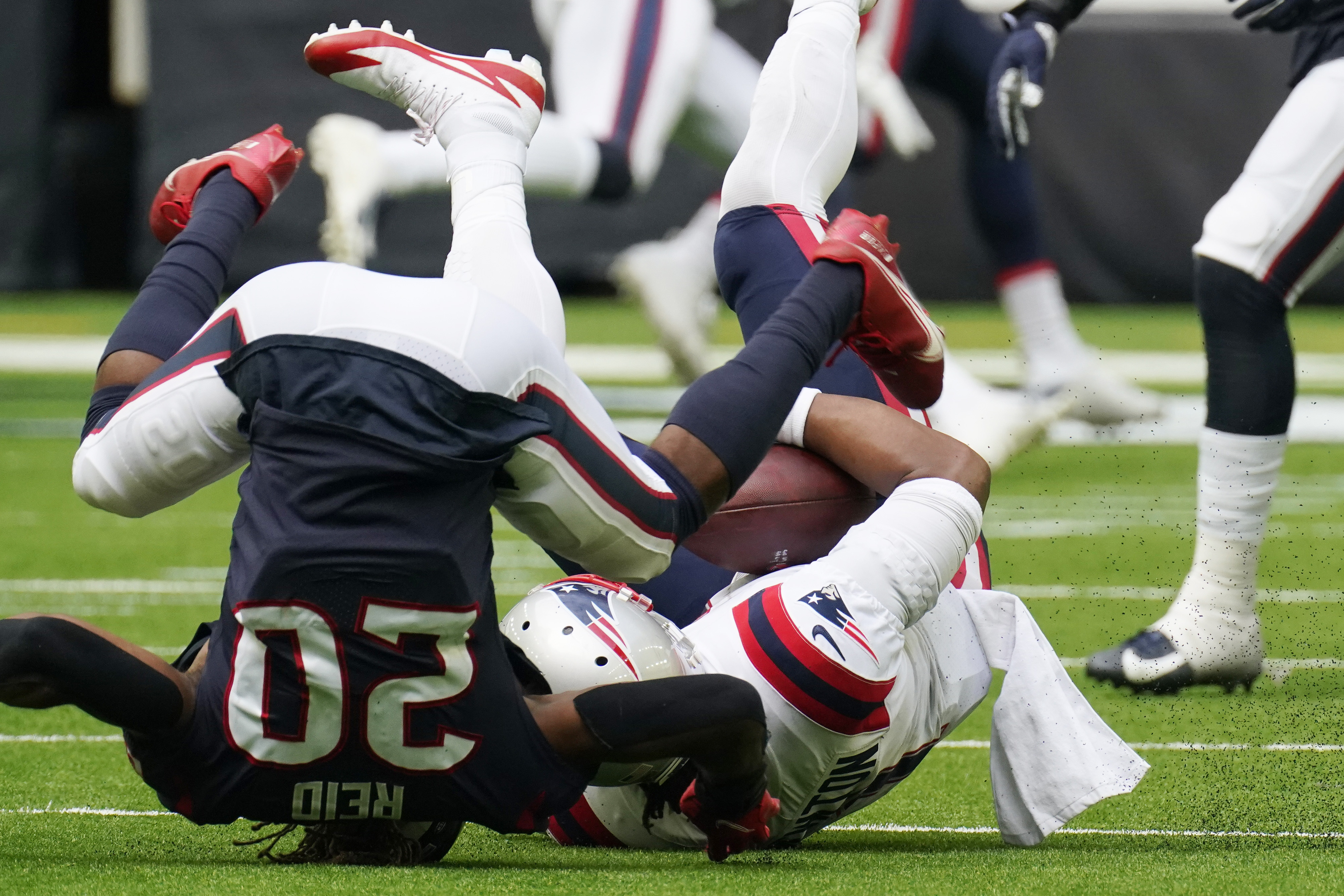 Watson, Watt lead Houston to 27-20 win over Patriots