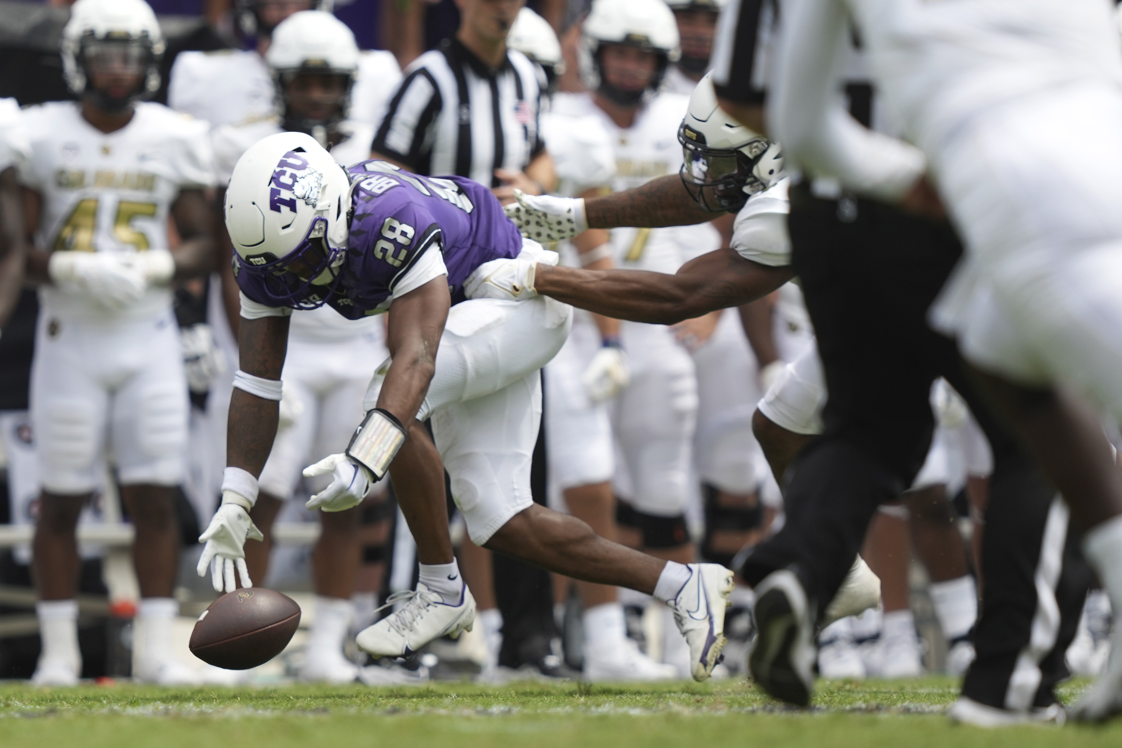 Colorado pulls off shocker in Deion Sanders' debut, 45-42 over TCU