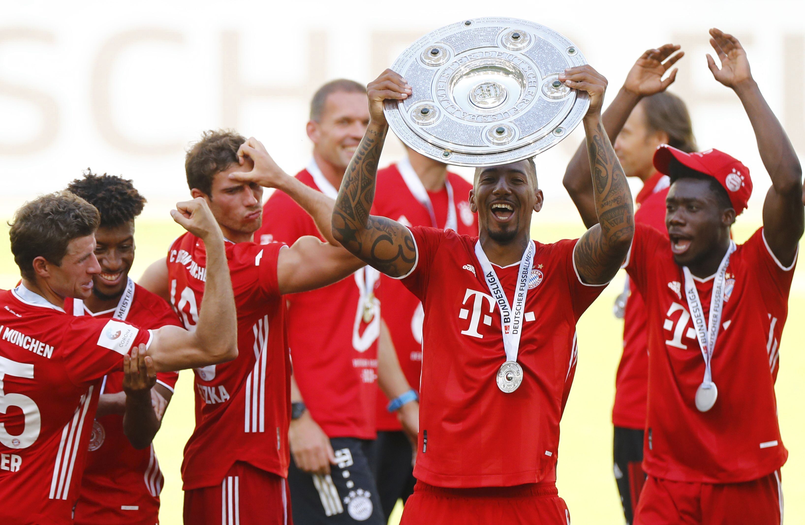 FC Bayern München Lift The Meisterschale 🏆 