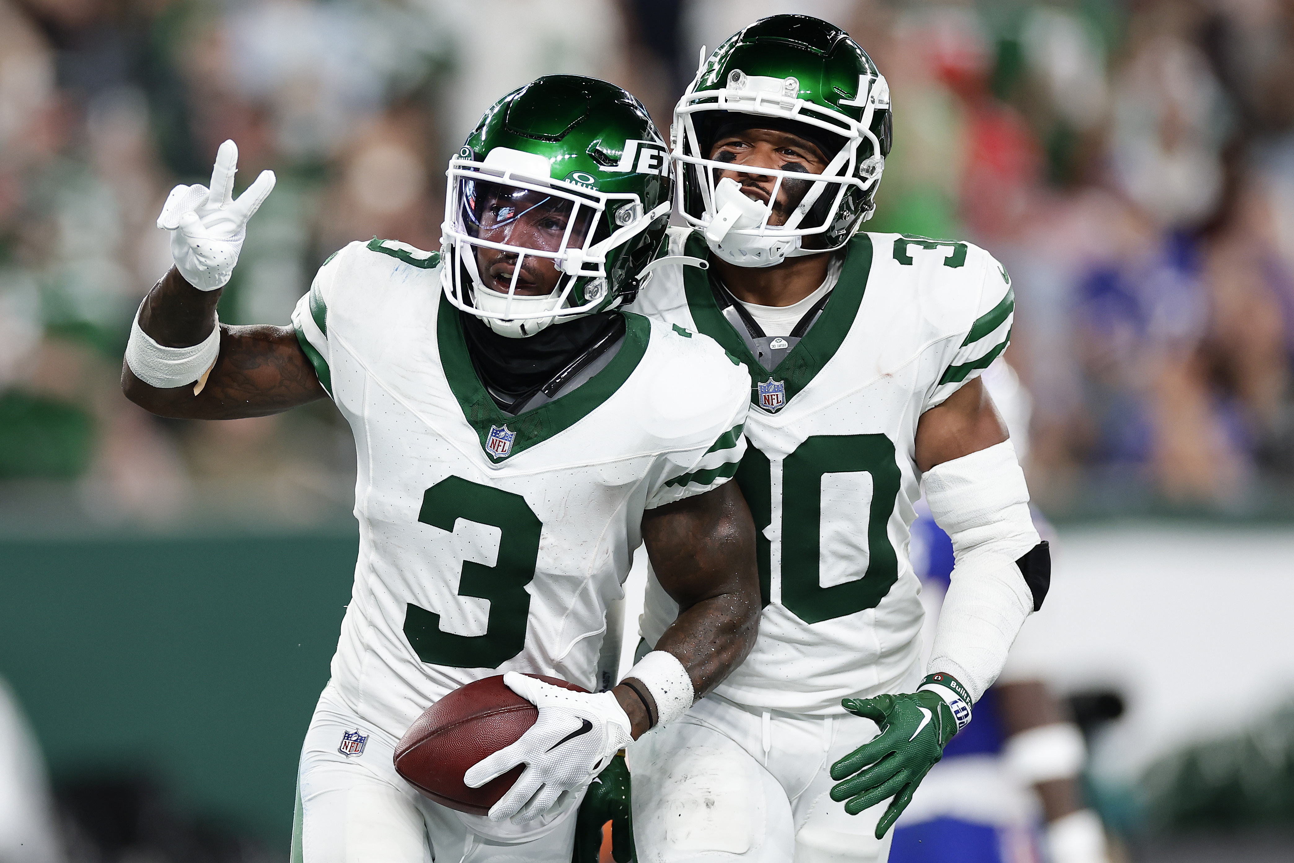 Jets lose Rodgers to Achilles injury, then rally to stun Bills 22