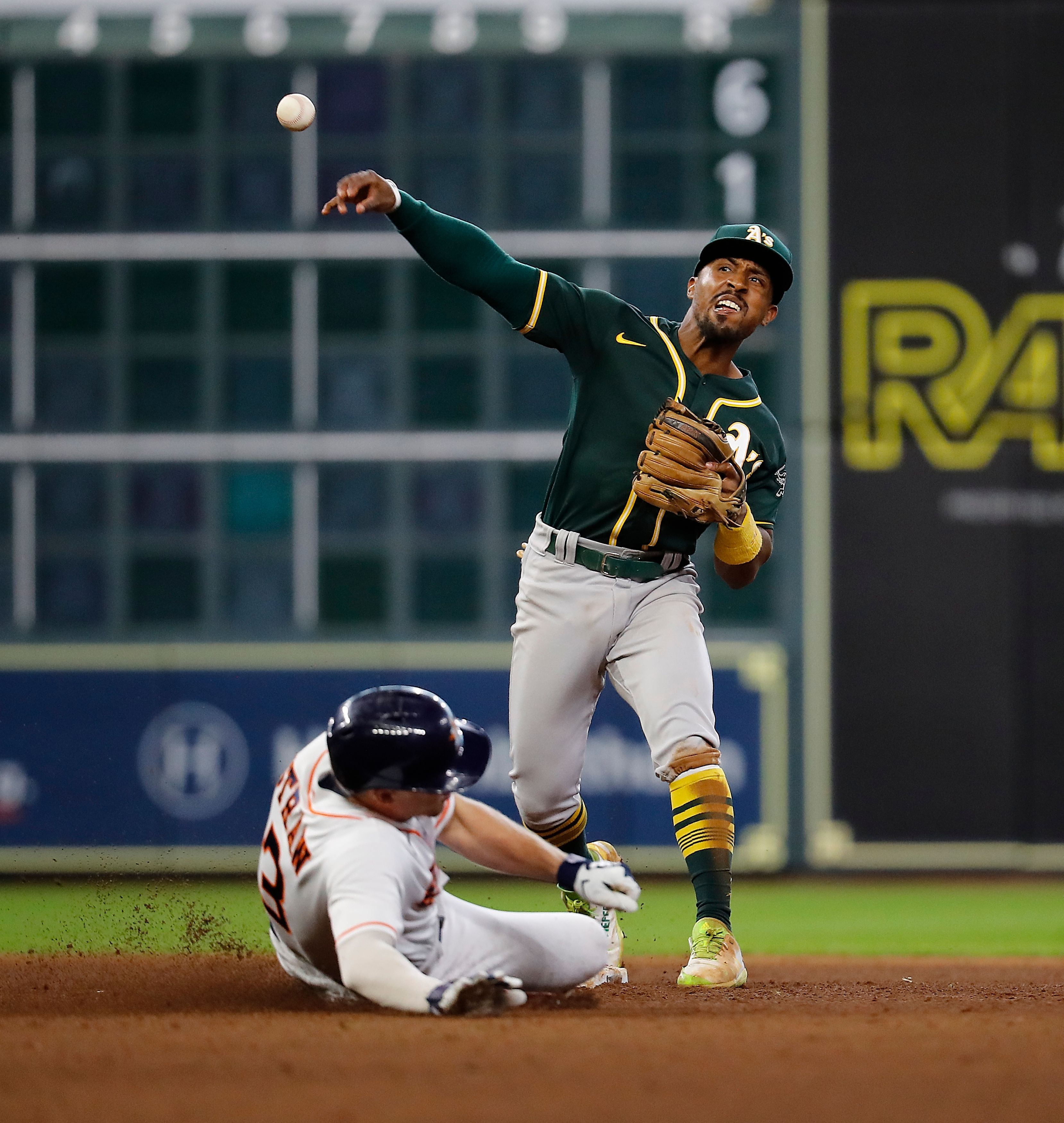 Elvis Andrus excited to team with Matt Chapman on A's