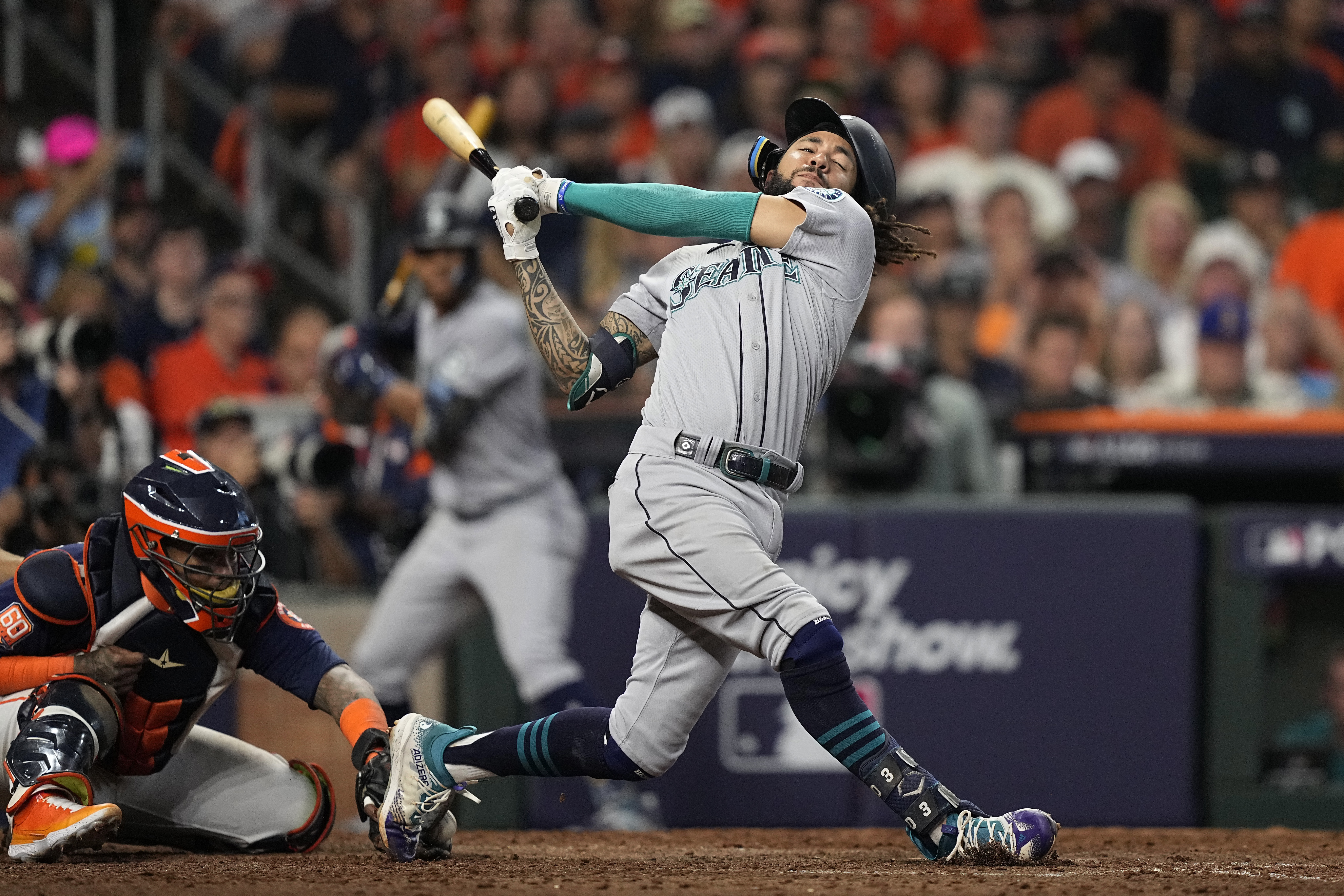 Suárez hits 2 homers, Crawford has 1 as Mariners beat Astros