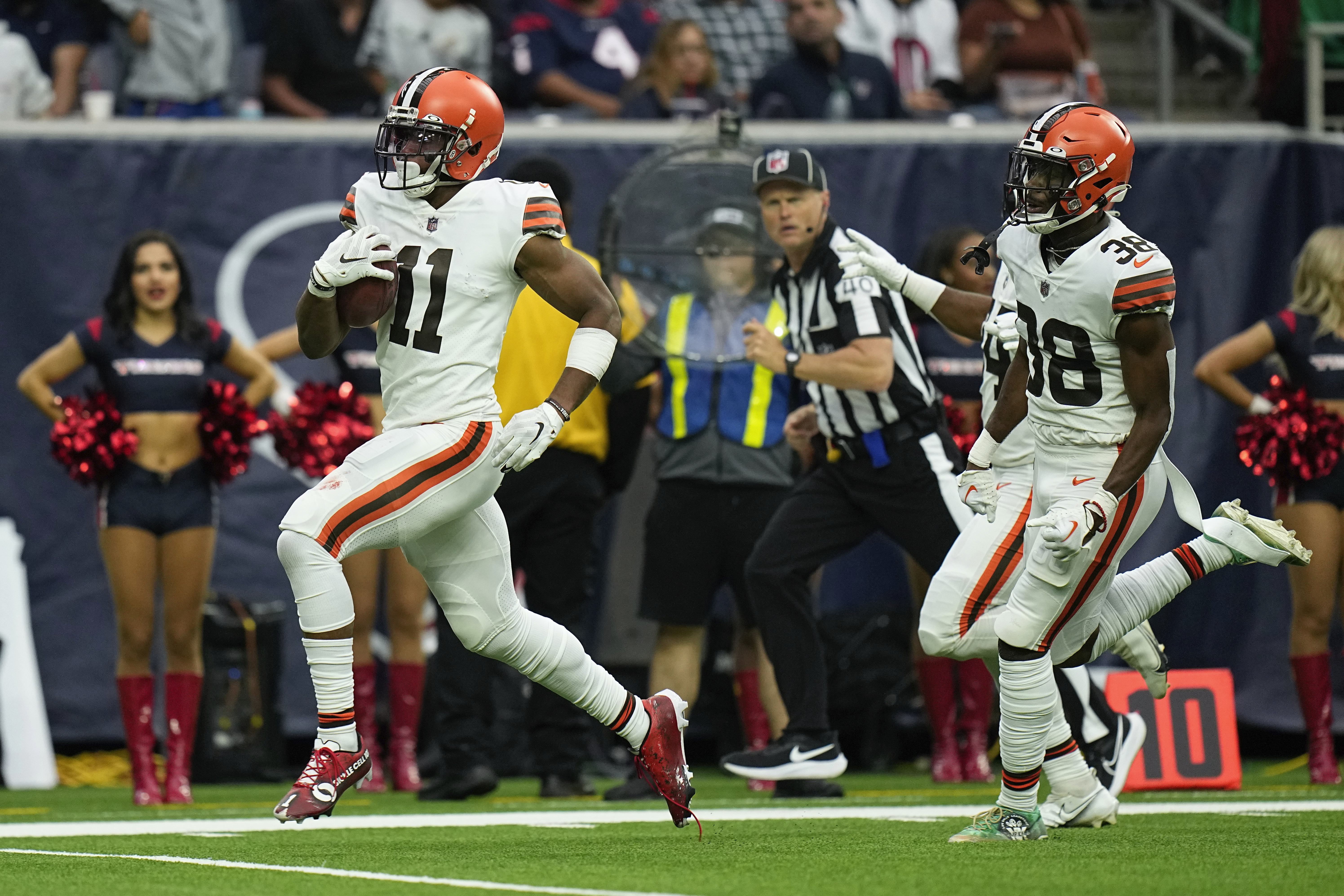 Rex Burkhead recovers Davis Mills fumble for Texans touchdown